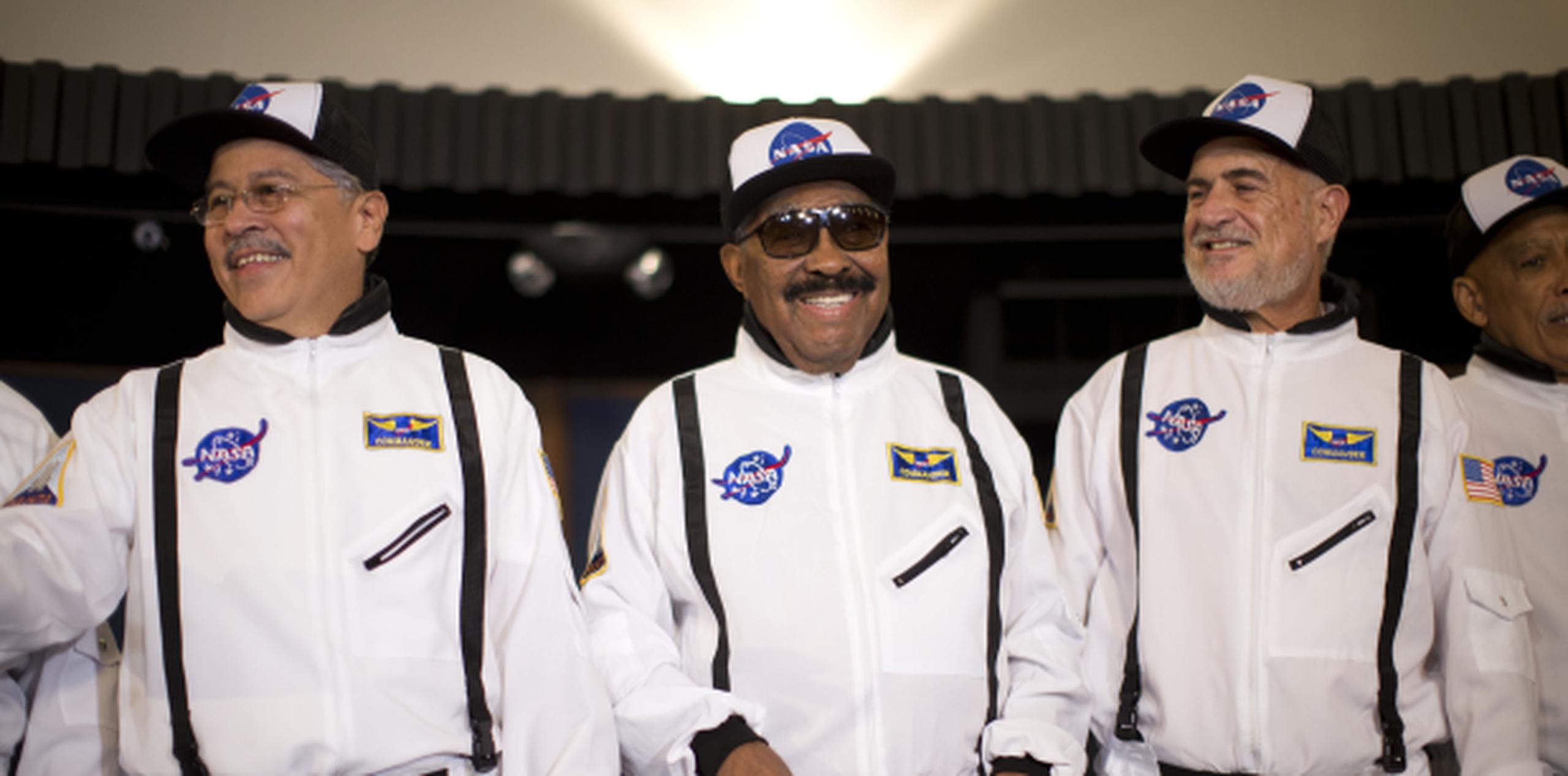 La orquesta presentó su nuevo disco vestidos de astronautas. (Foto/ Ramón 'Tonito' Zayas)