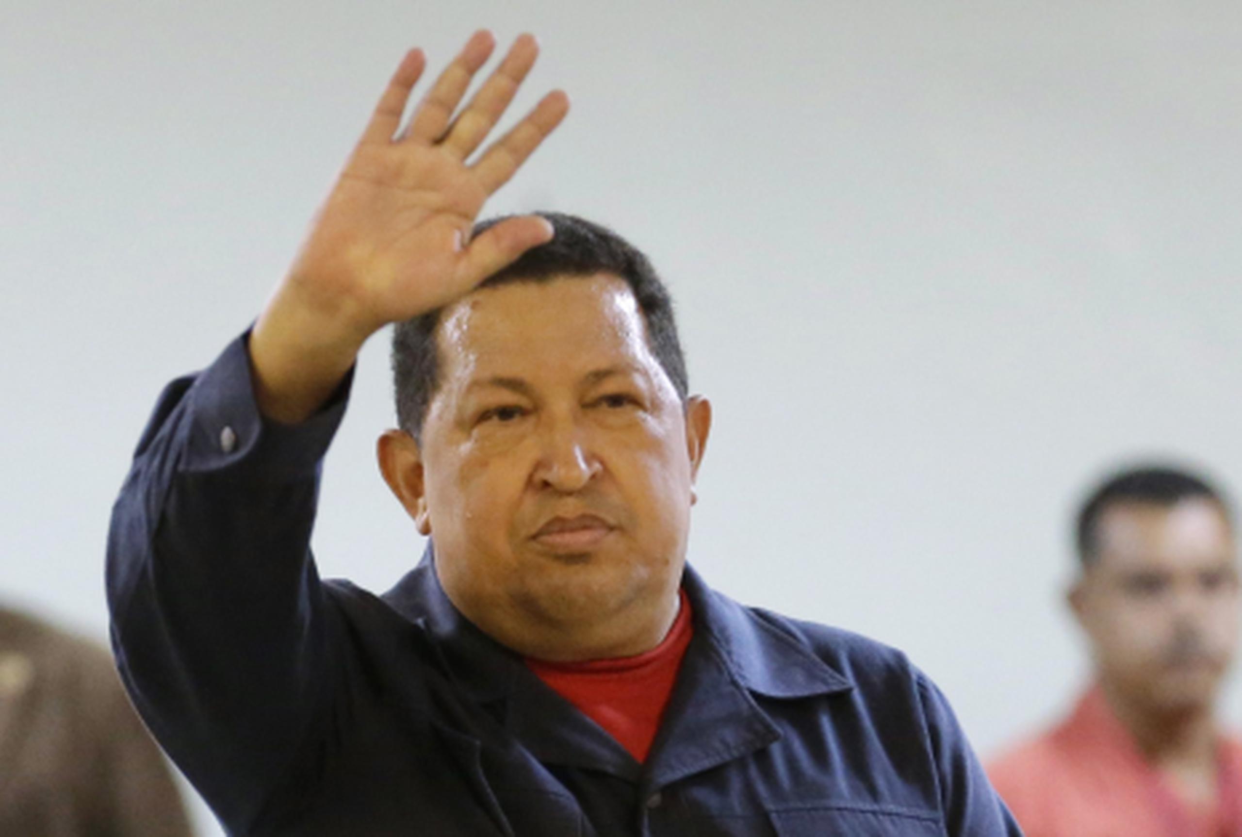 Hugo Chávez sufrió nuevas complicaciones después de la operación a la que fue sometido tras la reaparición de cáncer. (Archivo)