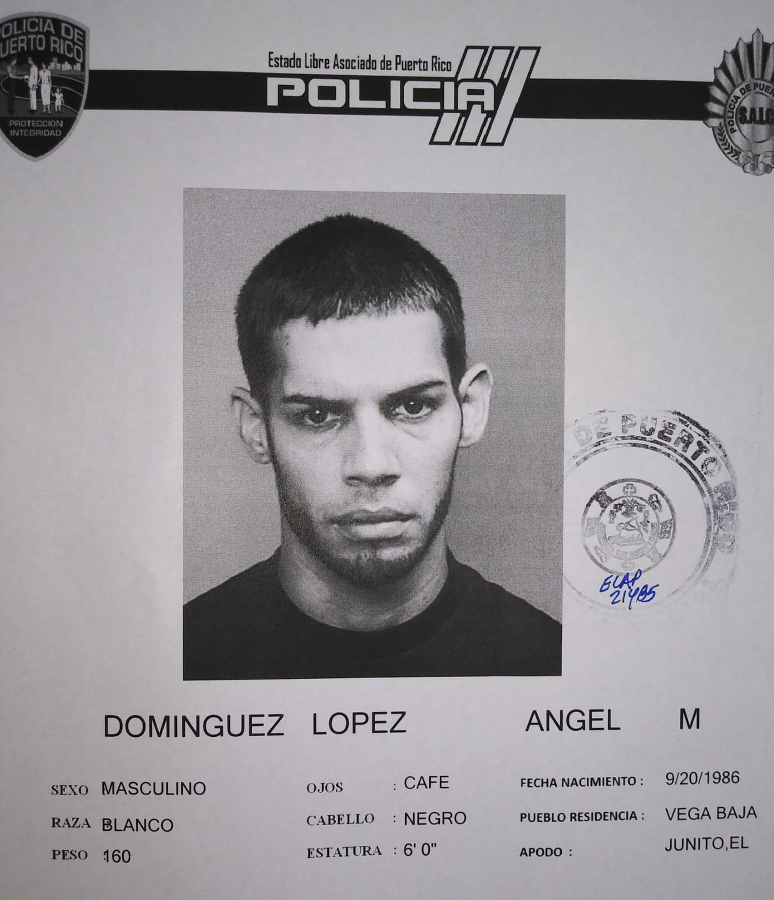 Contra Ángel M. Domínguez López, de 34 años, pesa una orden de arresto con una fianza de $260,000 por los delitos de tentativa de asesinato y violación a la Ley de Armas.