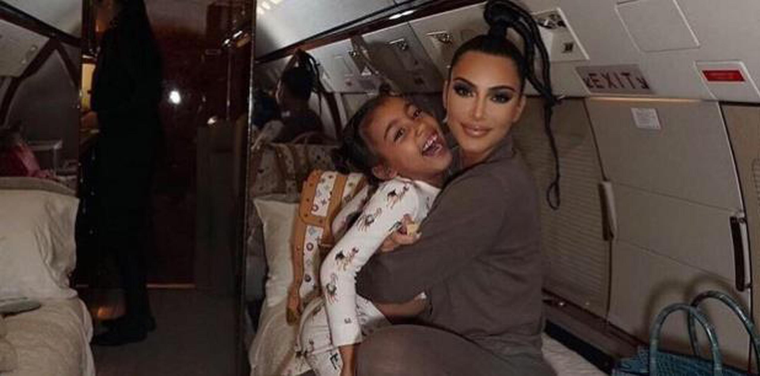 Kim Kardashian y su hija North West. (@Kimkardashian)