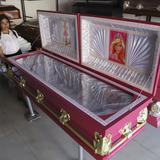 La fiebre de Barbie llega hasta una funeraria de El Salvador