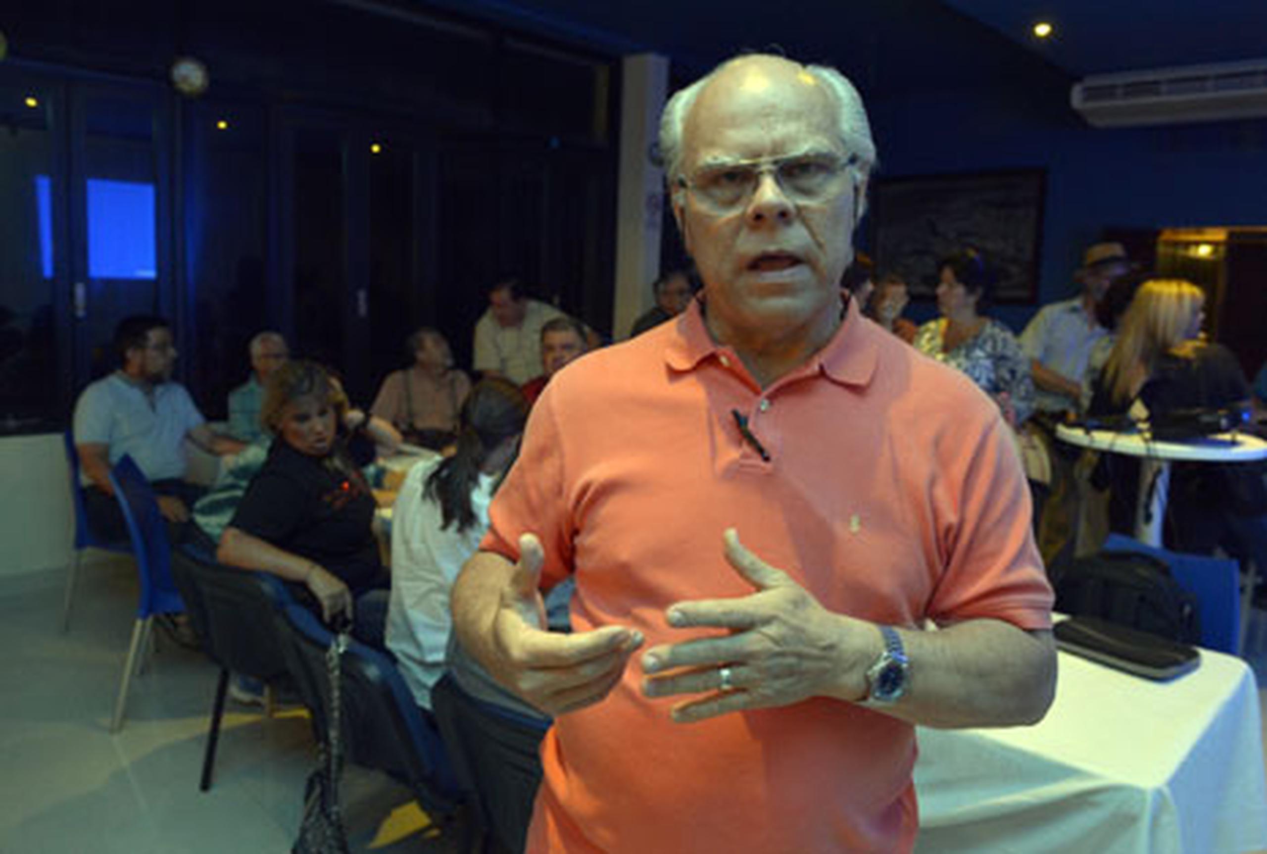 Luis Delgado, miembro de la organización no gubernamental (ONG) Ciudadanía Activa, exhortó hoy a sus paisanos en Puerto Rico a que se mantengan unidos. (ismael.fernandez@gfrmedia.com)