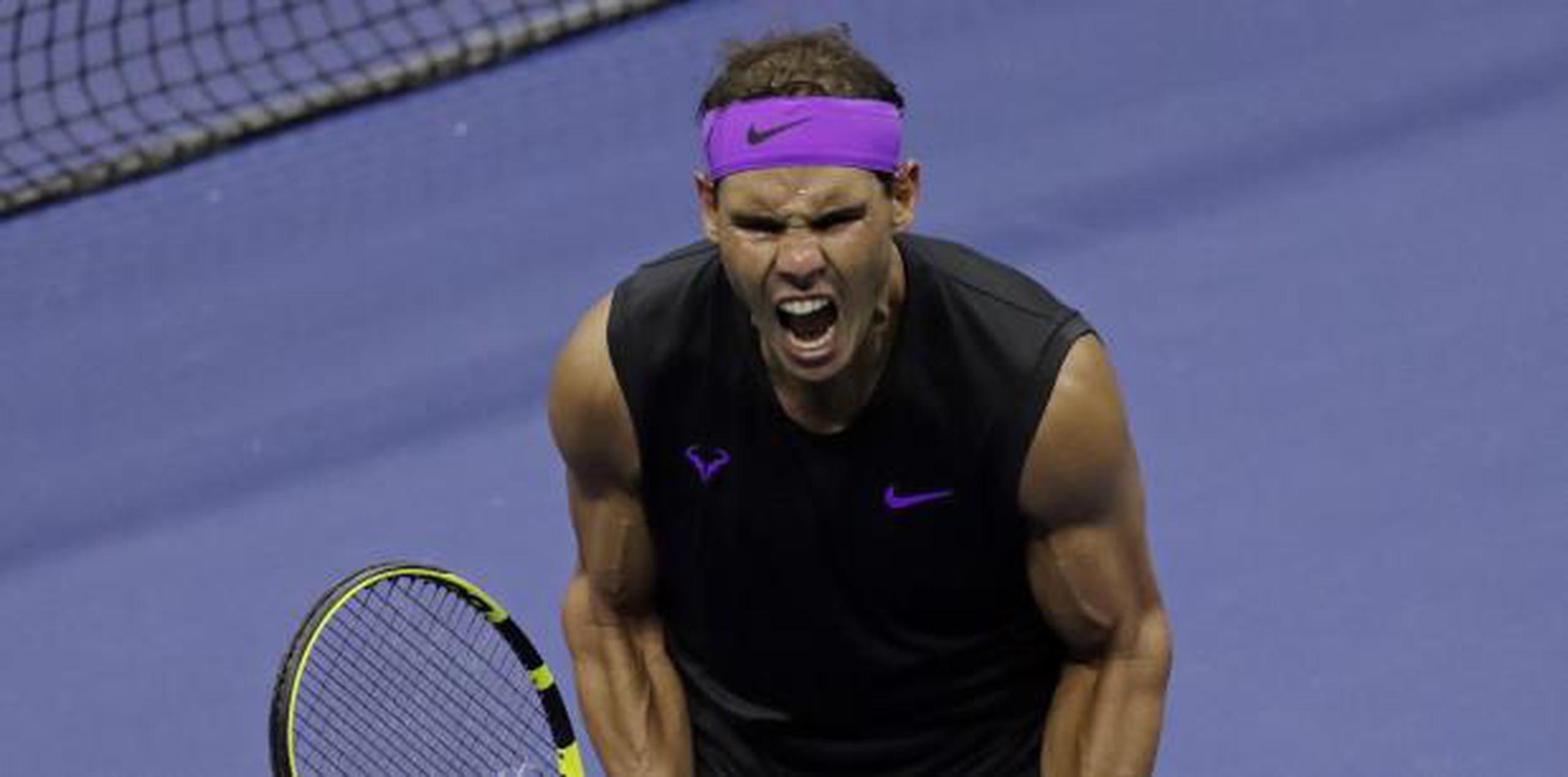 Rafael Nadal celebra la victoria sobre el argentino Diego Schwartzman en los cuartos de finales del US Open.  (AP / Adam Hunger)