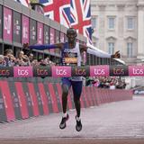 Kiptum ganó el Maratón de Londres y se acercó al récord mundial