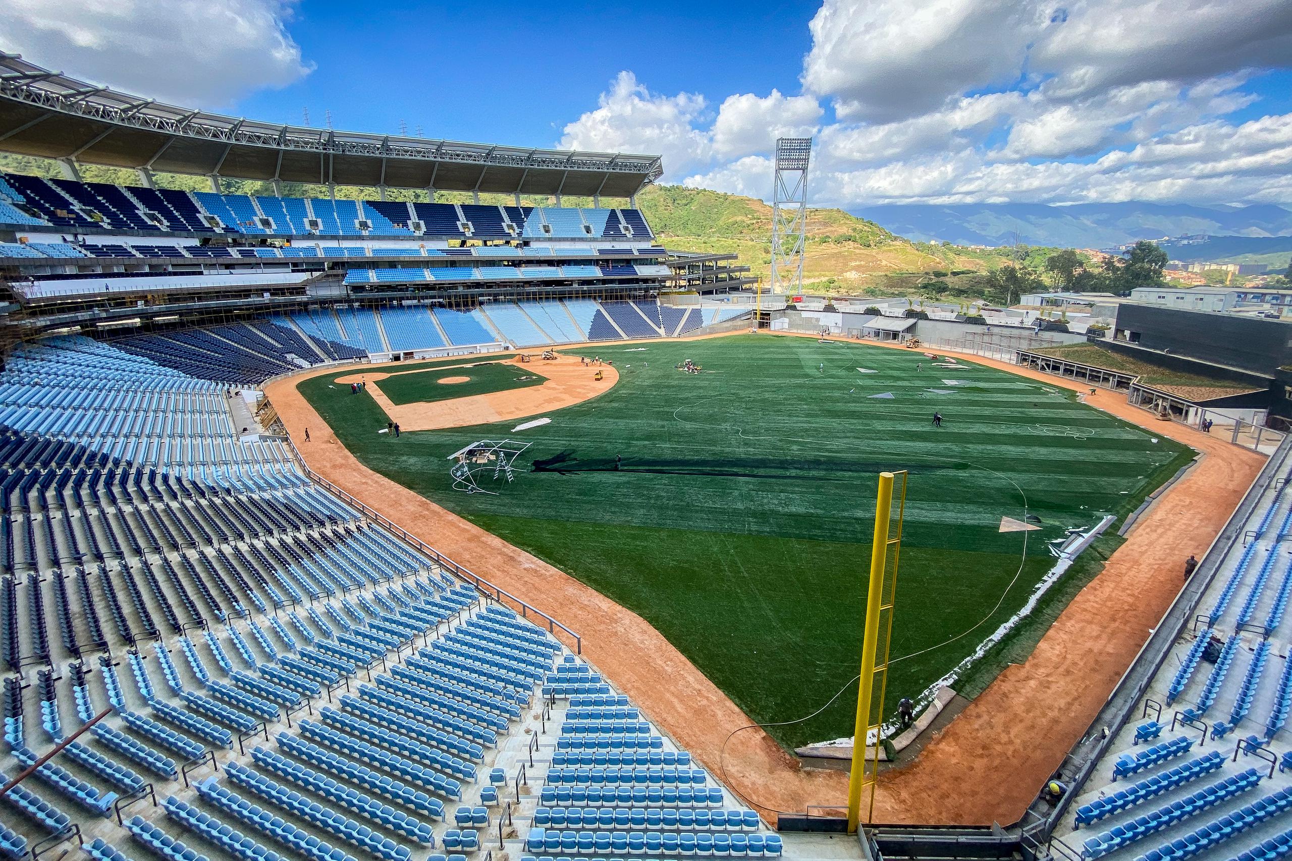Vista del nuevo Estadio Néstor Isaías Látigo Chávez o Estadio de Béisbol de La Rinconada, uno de los dos parques donde a partir del jueves se jugará la Serie del Caribe.