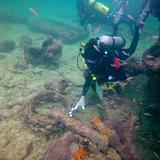 Arqueólogos identifican restos de barco con esclavos mayas
