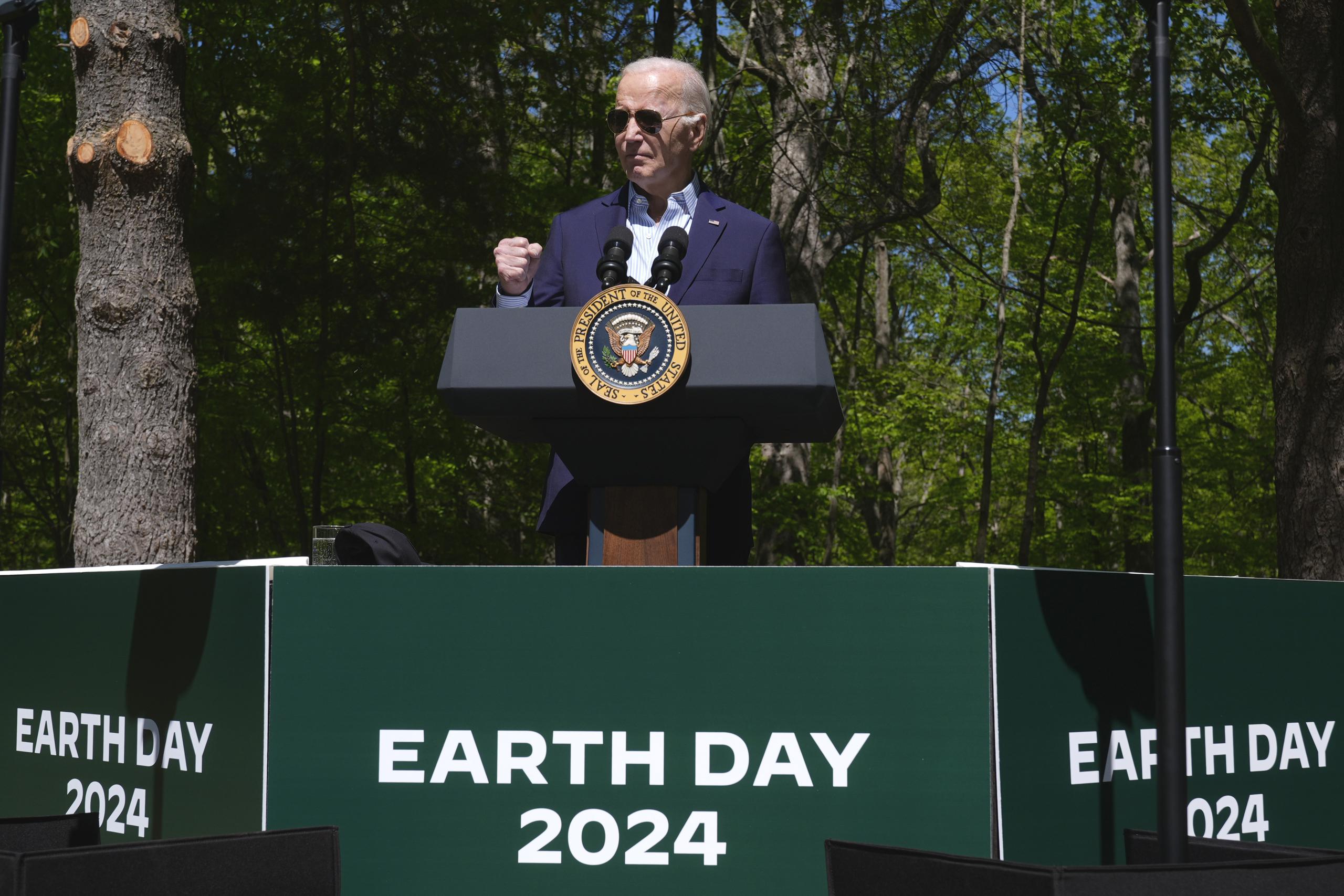 El presidente Joe Biden en el Parque Príncipe Guillermo durante el Día de la Tierra, el lunes 22 de abril de 2024, en Triangle, Virginia. (AP Foto/Manuel Balce Ceneta)
