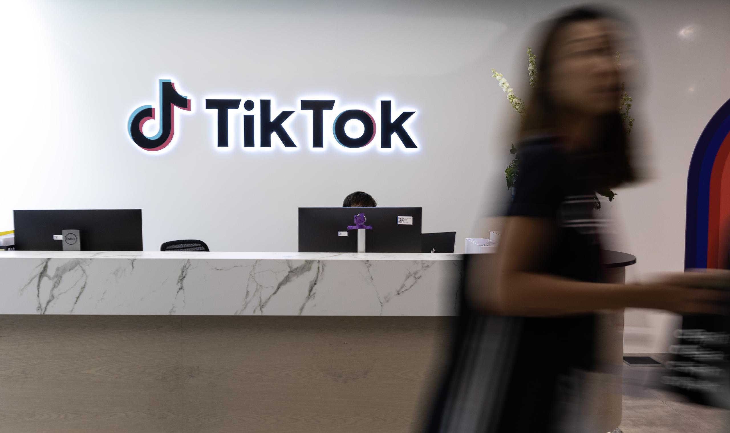 Hasta ahora TikTok y ByteDance han indicado que no tienen intenciones de vender la empresa y, en un comunicado reciente, afirmaron que "la plataforma contribuye 24,000 millones de dólares anuales a la economía de Estados Unidos".