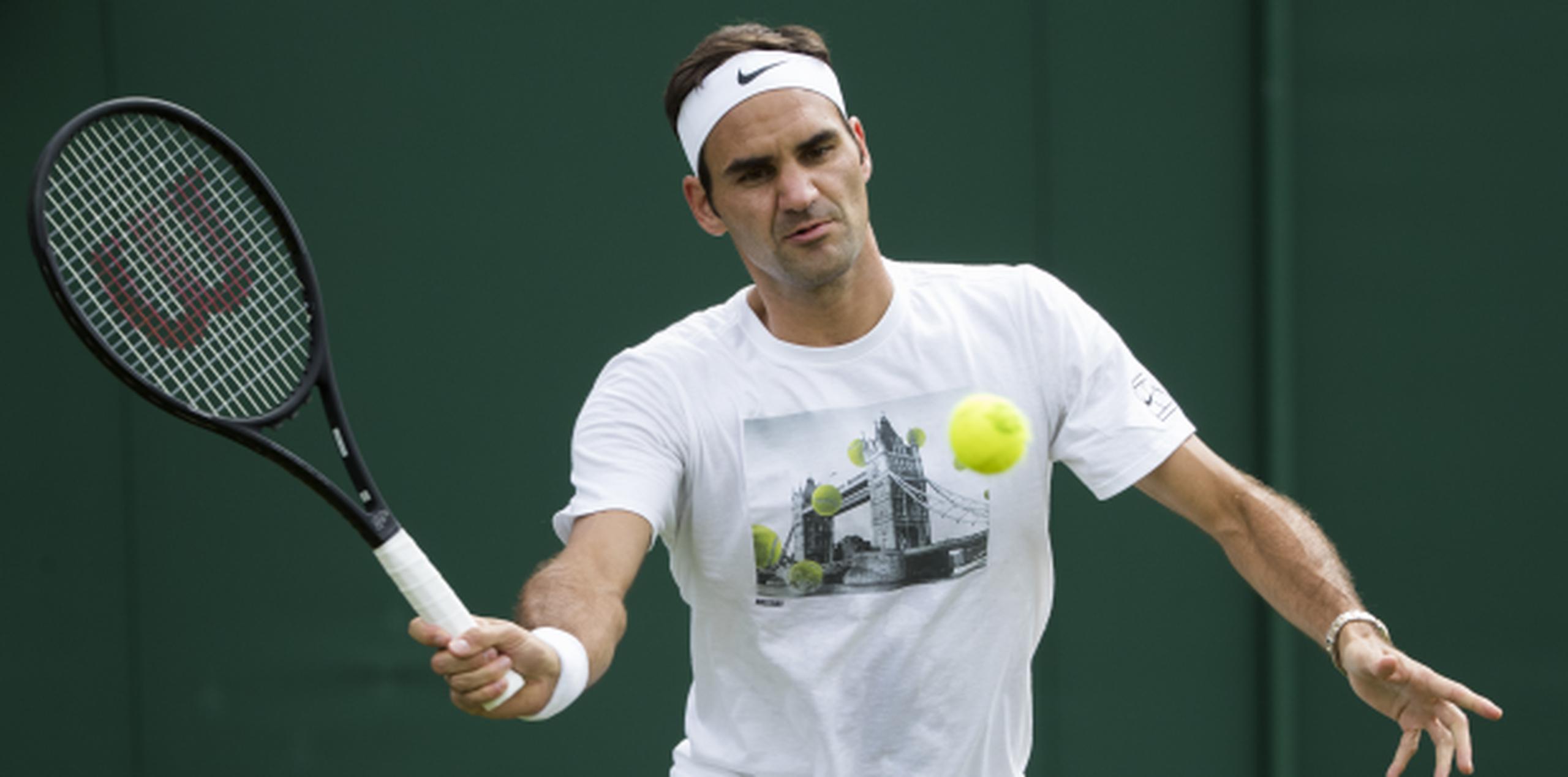 Muchos consideran a Federer el favorito para ganar Wimbledon por octava vez, un número sin precedente. (Archivo)