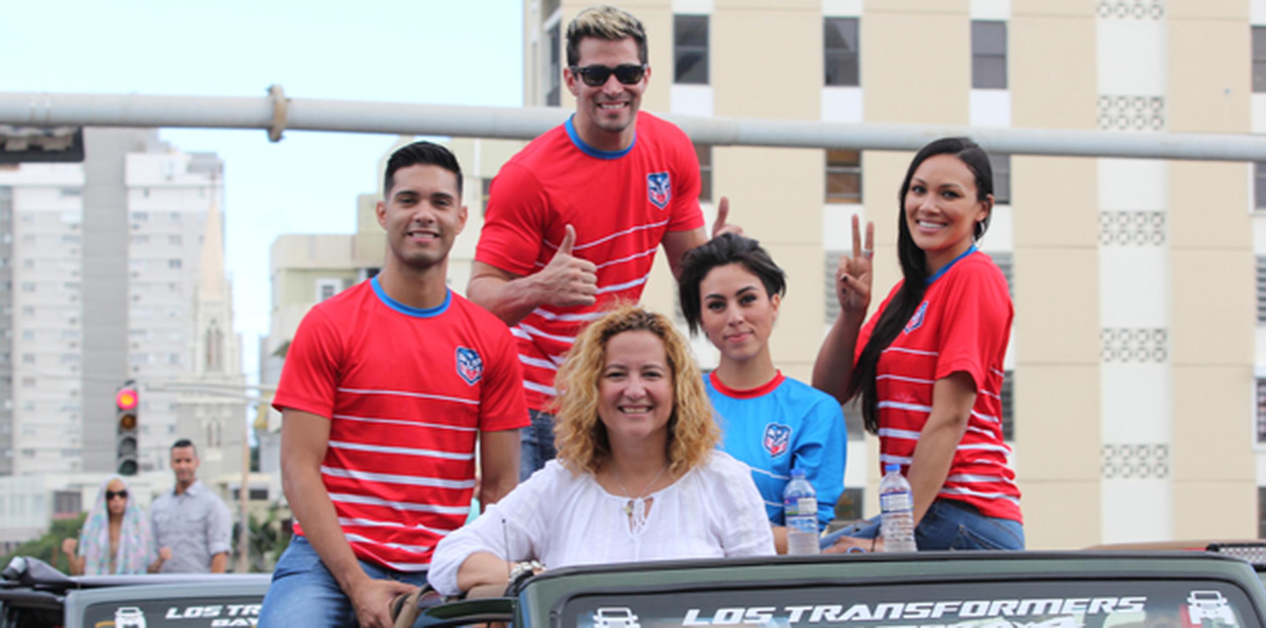 Estrellas del deporte y la farándula llevan alegría a niños