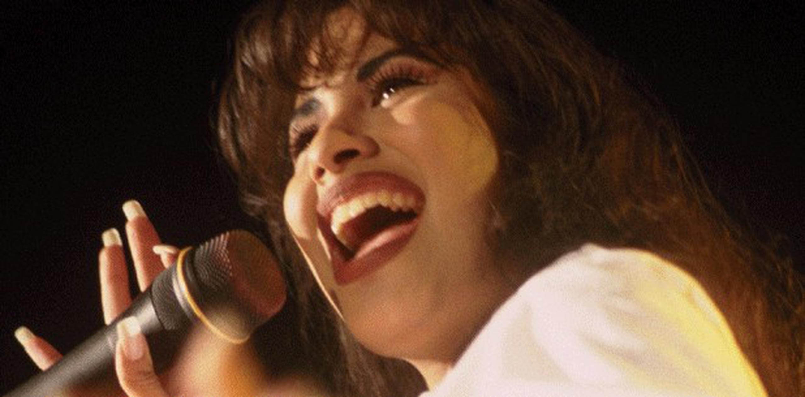 Selena fue asesinada por la presidenta de su club de fans, Yolanda Saldívar, el 31 de marzo de 1995 (Saldívar continúa en prisión cumpliendo cadena perpetua). (Archivo)