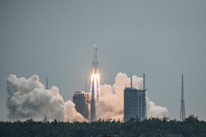 China envía con éxito al espacio un módulo clave para su estación espacial permanente.