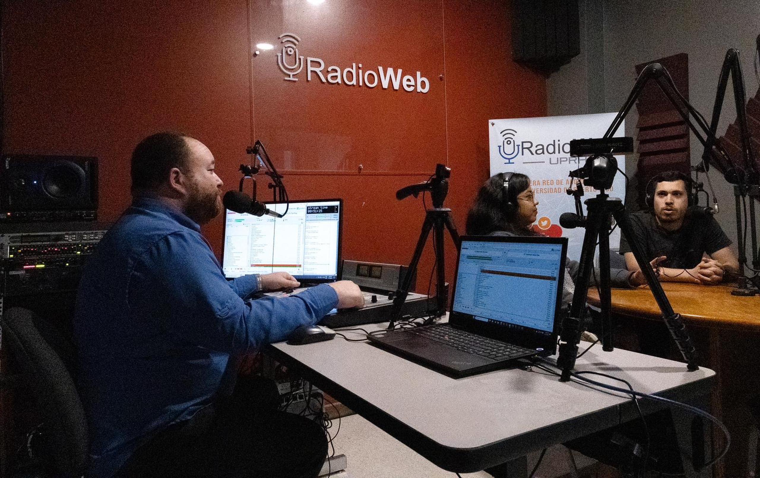 Desde el programa de Comunicación de la Universidad de Puerto Rico en Humacao se realiza Radio Web.