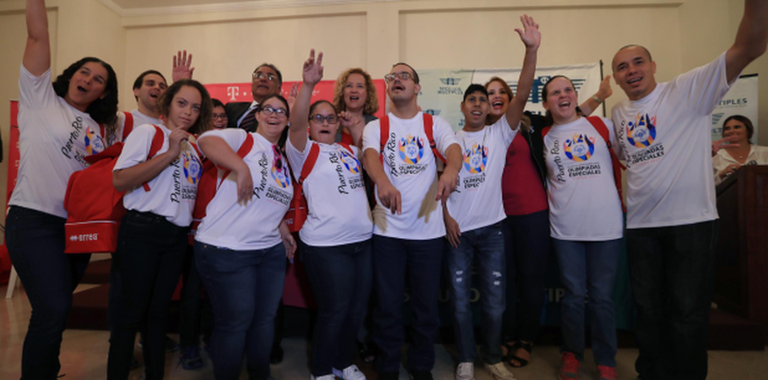 Parte de la delegación que representará a Puerto Rico en la justa a celebrarse en Panamá. (TERESA.CANINO@GFRMEDIA.COM)