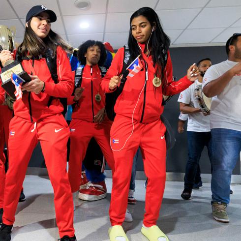 “Nada mejor que terminar el año ganando”: llegan a suelo boricua nueve de doce jugadoras del Equipo Nacional Femenino de Baloncesto