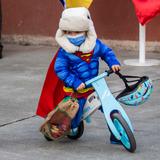 El mundo habla del niño Superman que interrumpió al presidente chileno