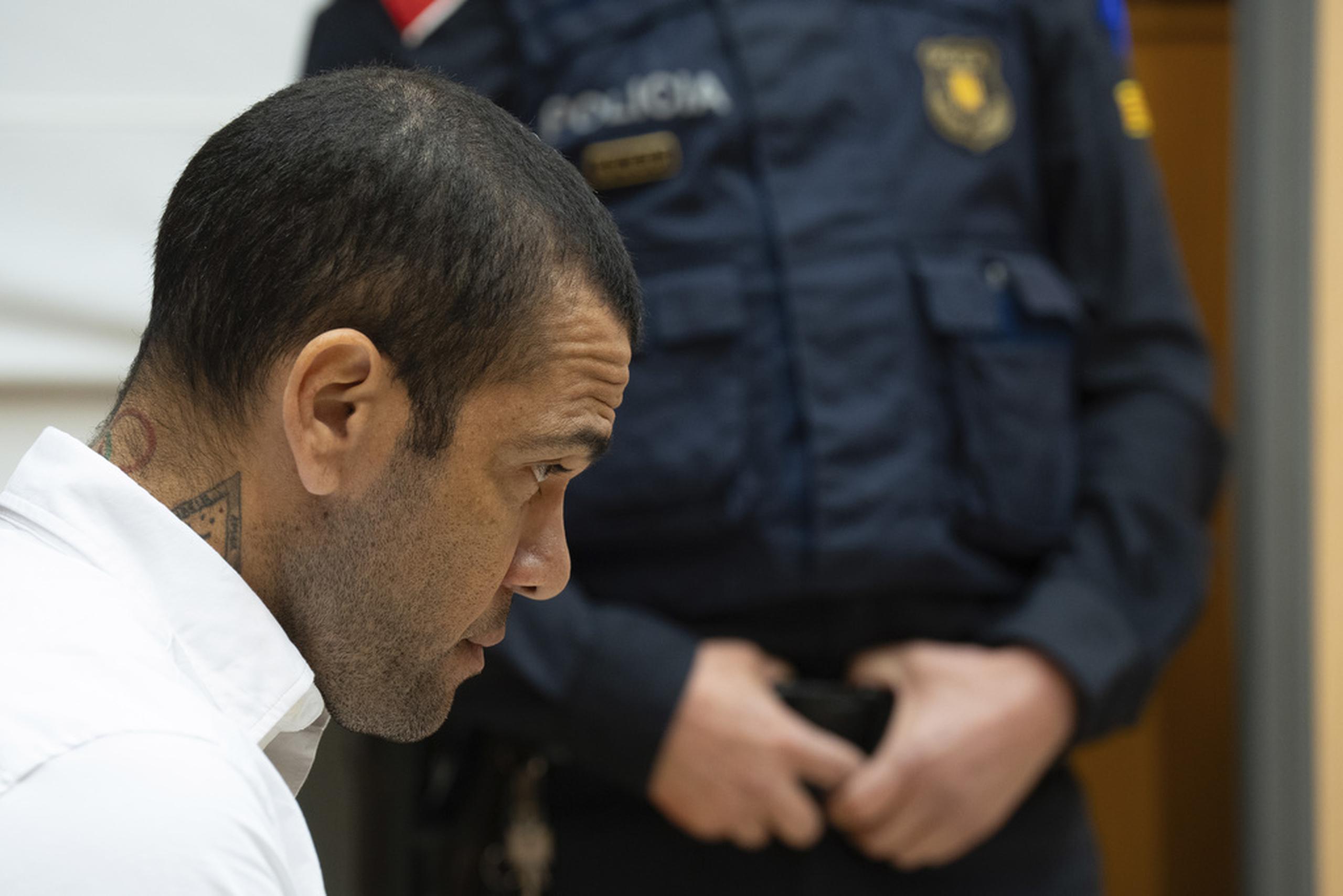 El futbolista brasileño Dani Alves durante el juicio en Barcelona, España, el 5 de febrero de 2024.