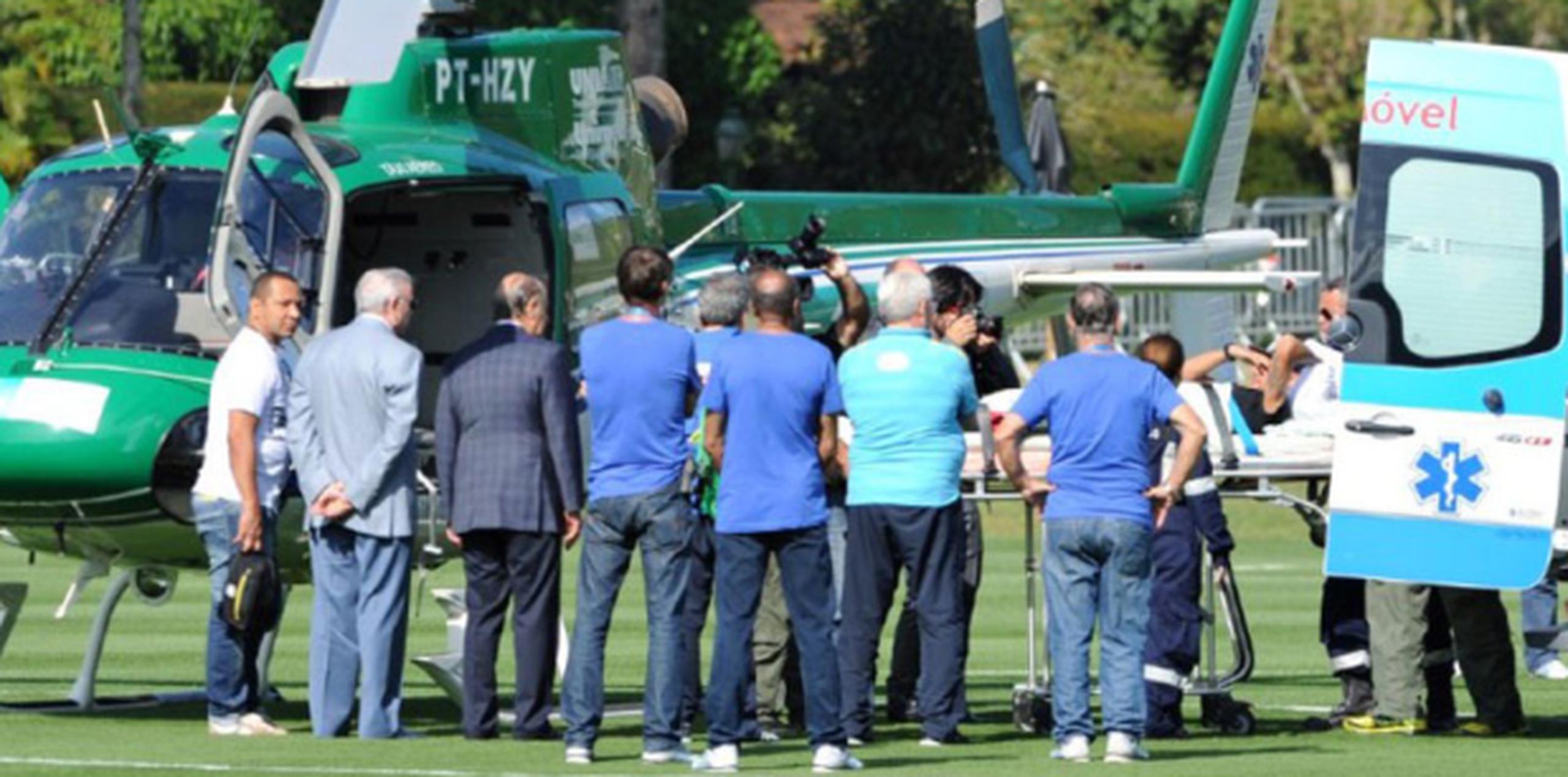 El sábado un helicóptero trasladó a Neymar de la concentración del equipo a la ciudad natal del jugador. (AFP)