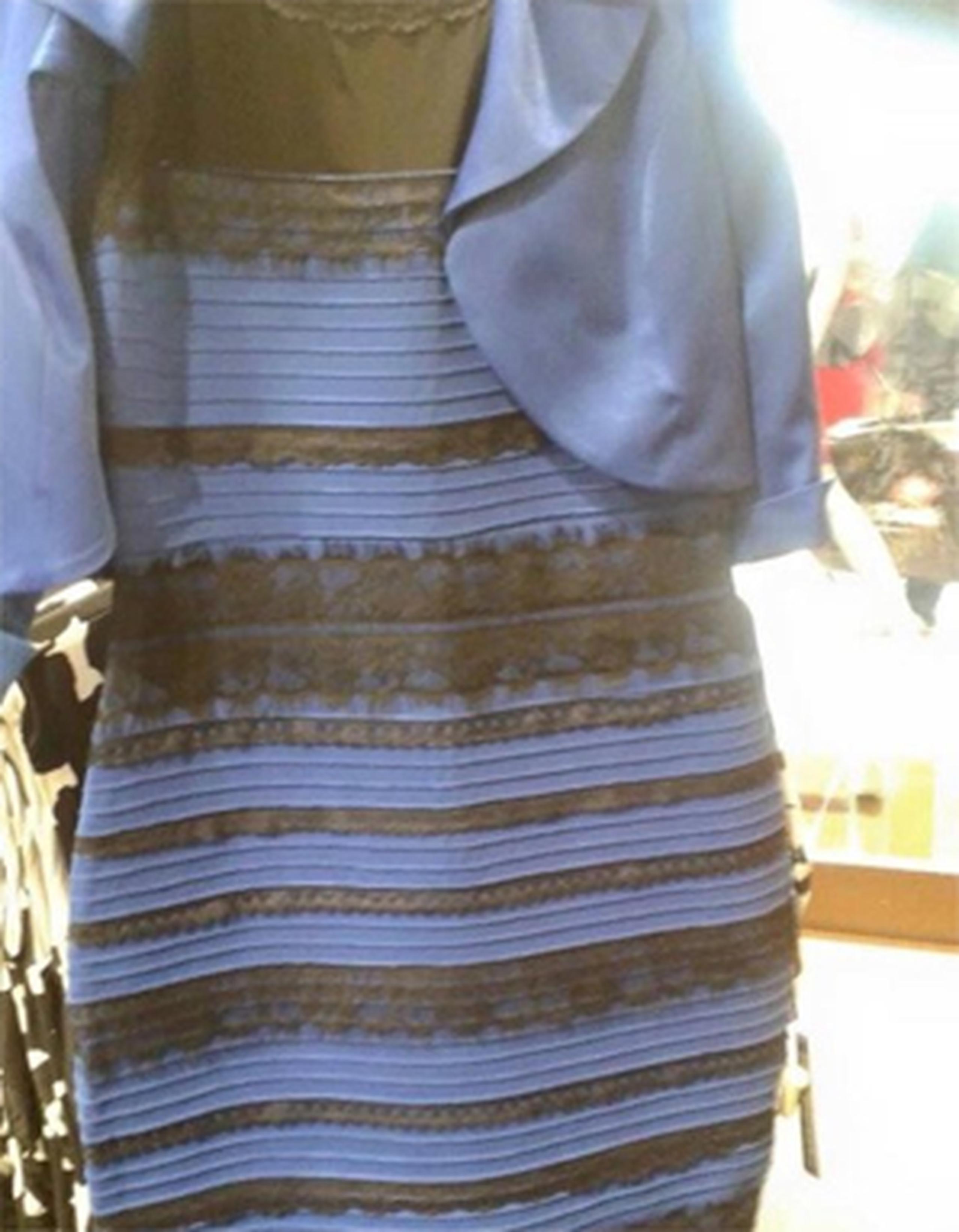 ¿Blanco y dorado o azul y negro?