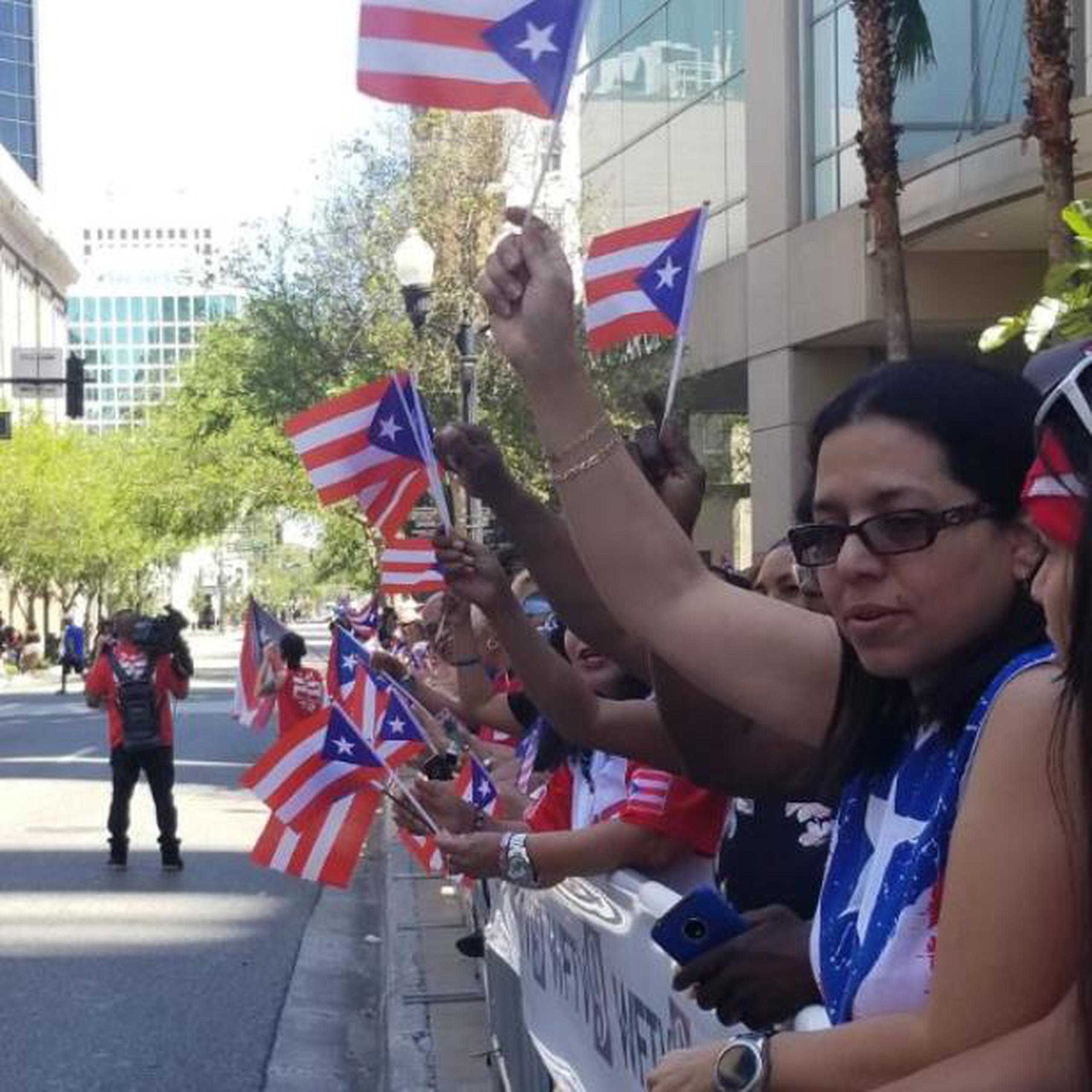 El orgullo boricua se apoderó este sábado de la Calle Orange en Orlando durante el Tercer Desfile Puertorriqueño de Florida. ( Luis Santiago Arce /  Para Primera Hora)