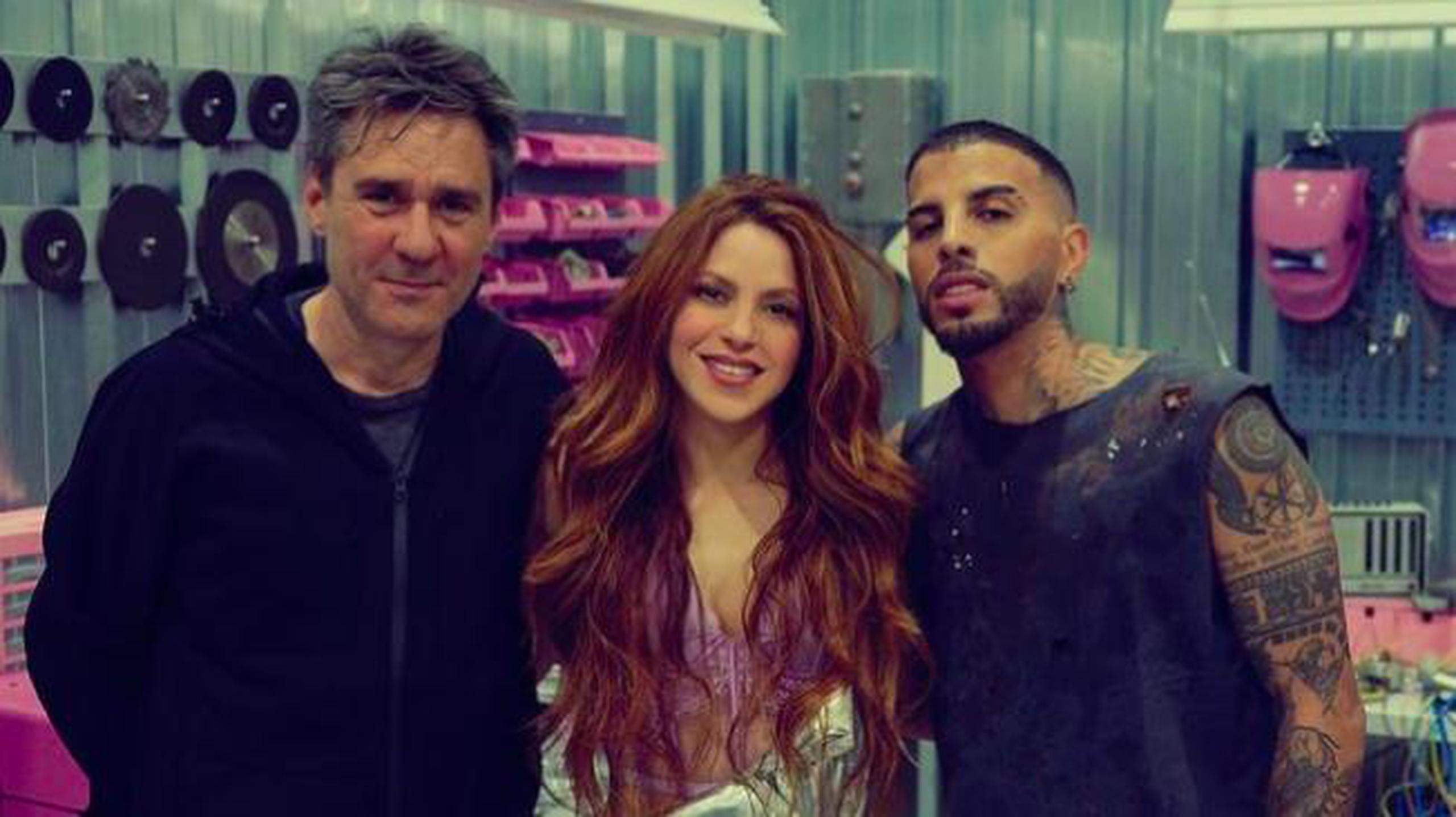 El encuentro entre Shakira y Rauw Alejandro se dio a conocer días antes que se diera a conocer la presunta separación del reguetonero boricua con la cantante española Rosalía.