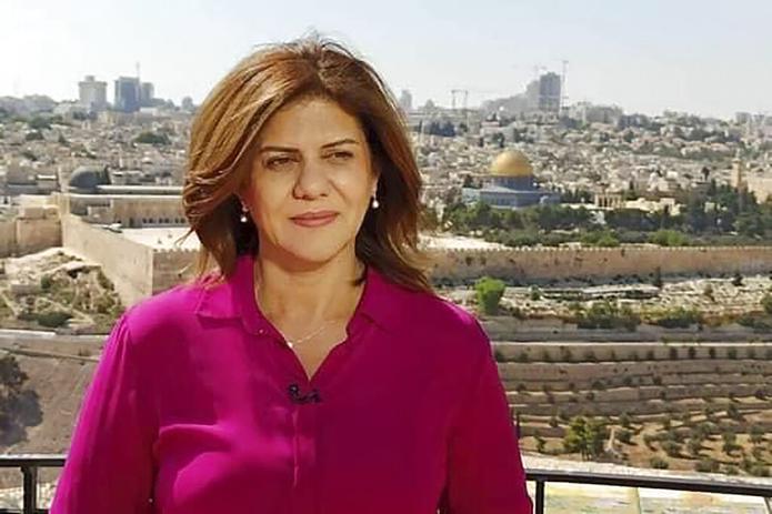 Shireen Abu Akleh, de 51 años, empezó a trabajar para Al Jazeera en 1997 y reportaba de forma habitual ante la cámara desde territorios palestinos.