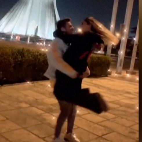 Romántico baile de “influencers” en Instagram les costó la libertad en Irán