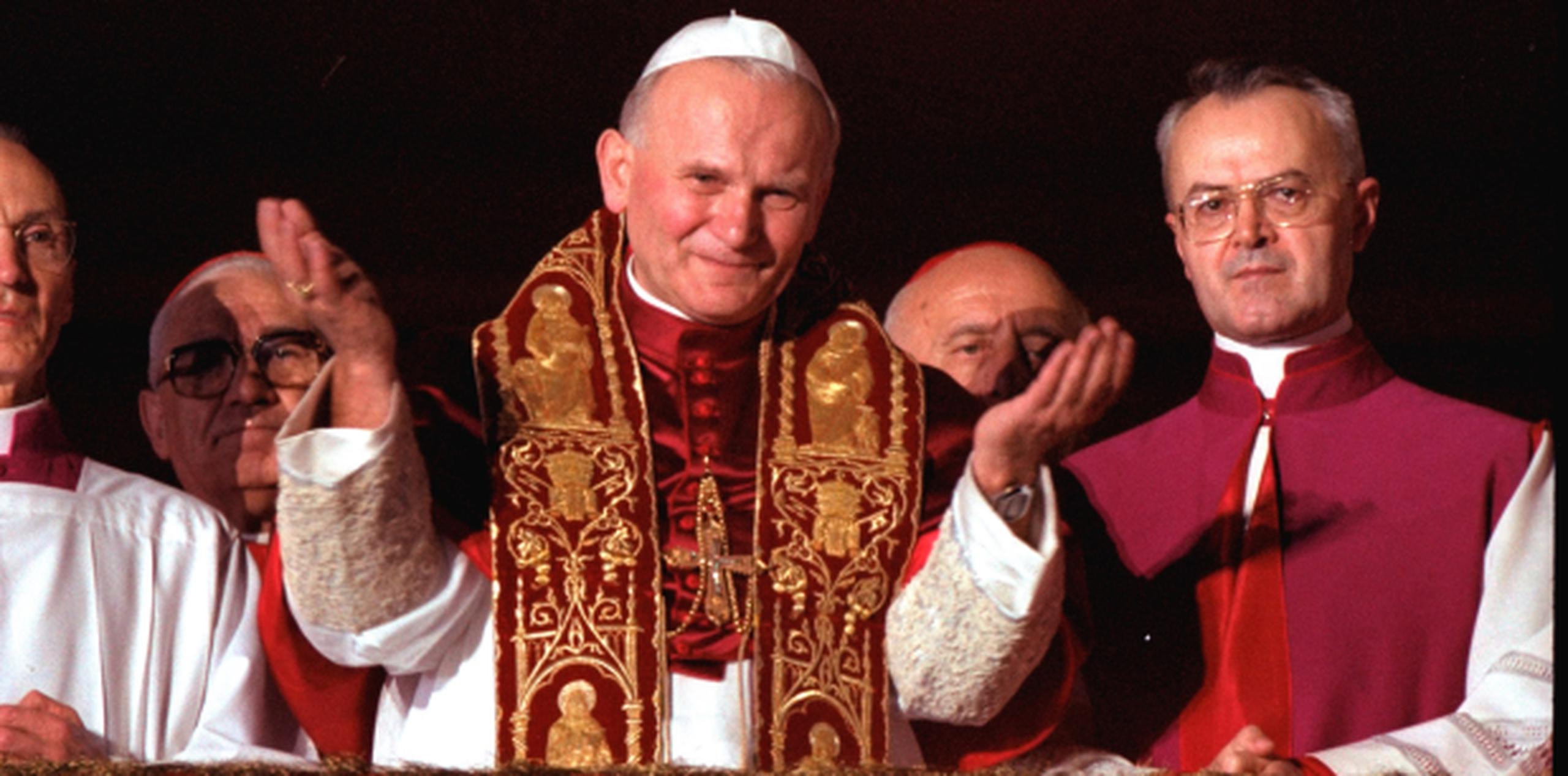 Juan Pablo ha sido considerado para la vía rápida de canonización desde que murió en 2005. (Archivo)
