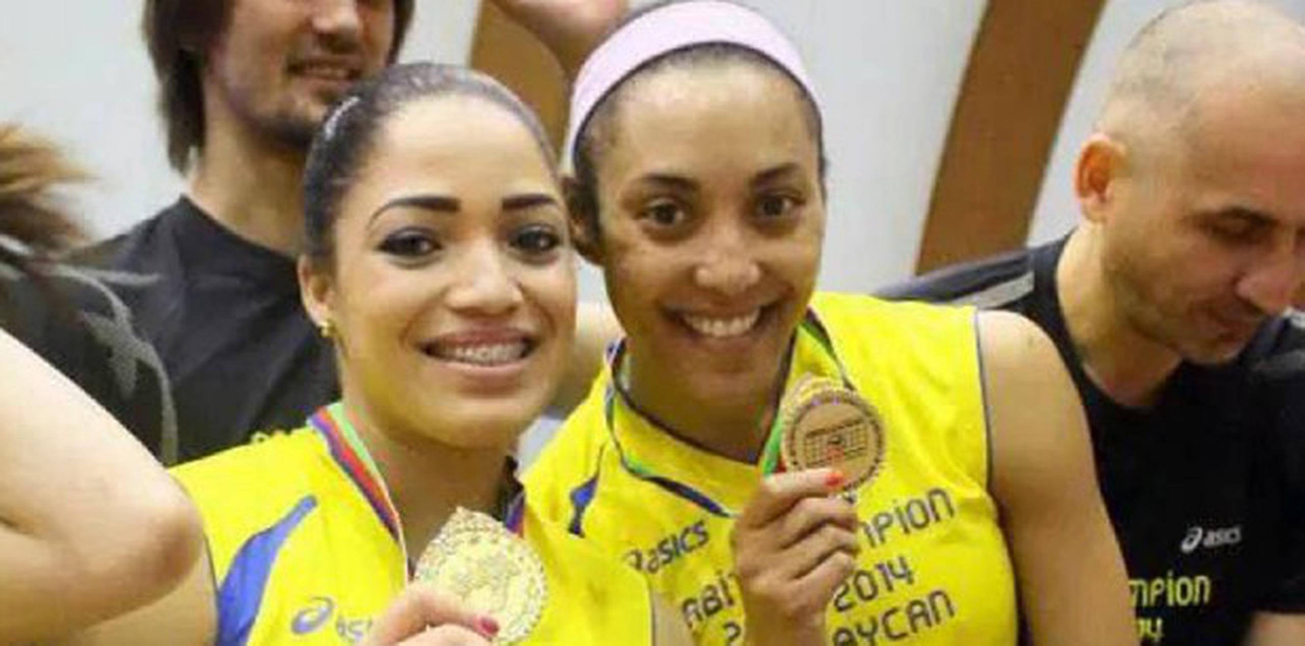 La voleibolista puertorriqueña (a la derecha) fue nombrada Jugadora Más Valiosa de la serie final. (Suministrada)
