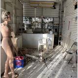 Condiciones dentro de edificio abandonado que limpiaron vecinos de Río Piedras