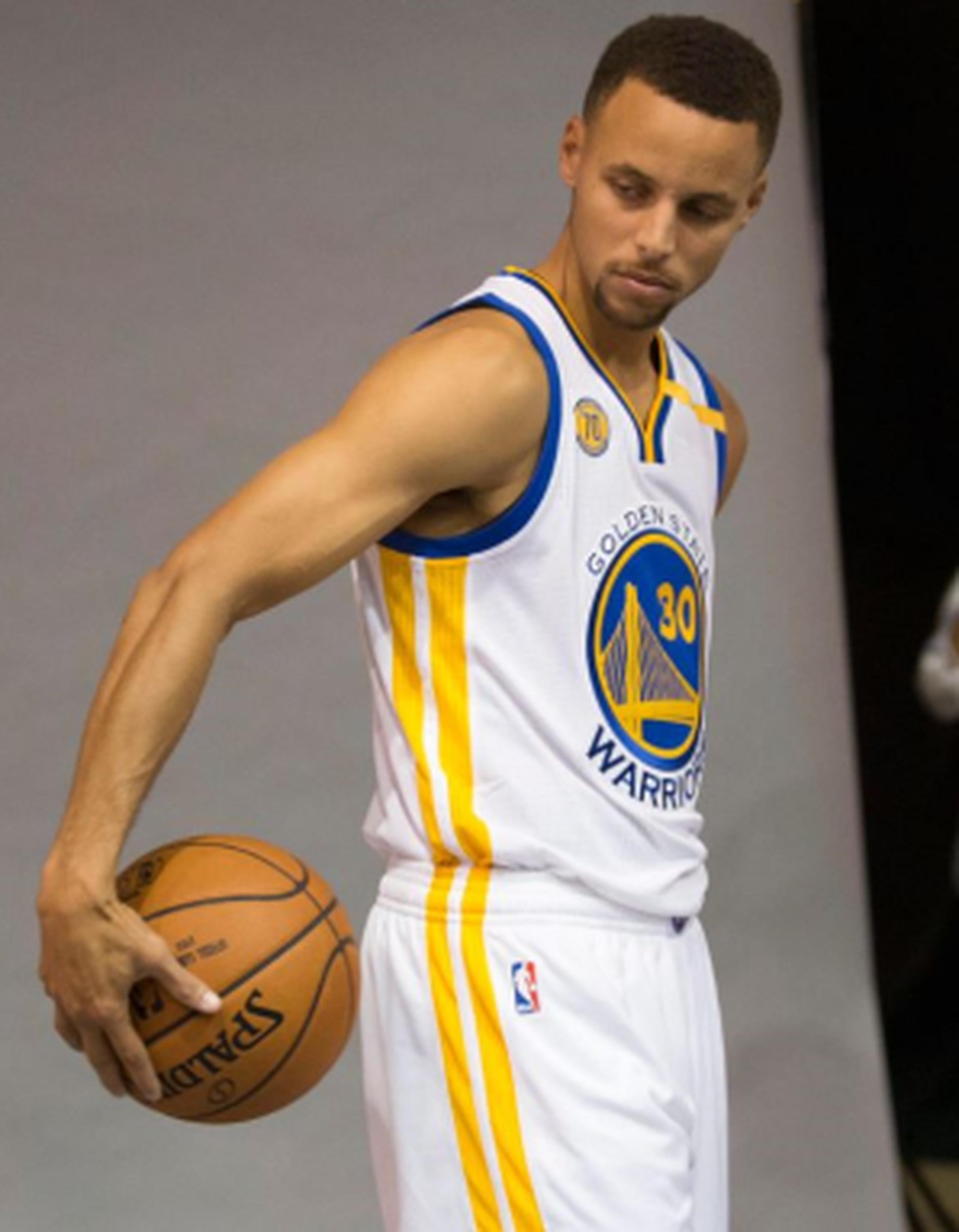 Curry viene de realizar una de las mejores temporadas en la historia de la NBA. (EFE)