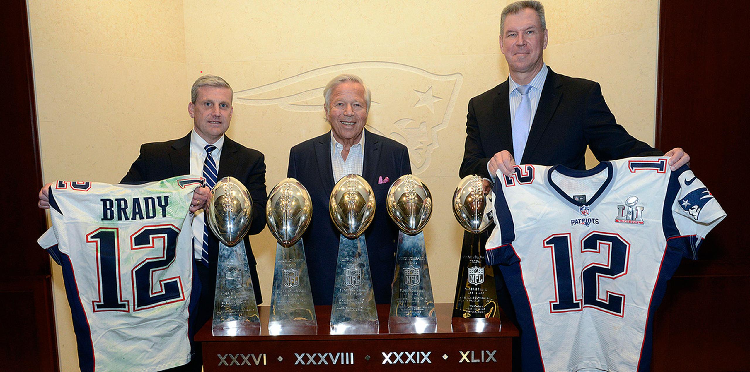 El FBI anunció el jueves que las camisetas con las que Brady disputó el Super Bowl de este año y el de 2015 fueron llevadas en la jornada al Gillette Stadium. (AP)