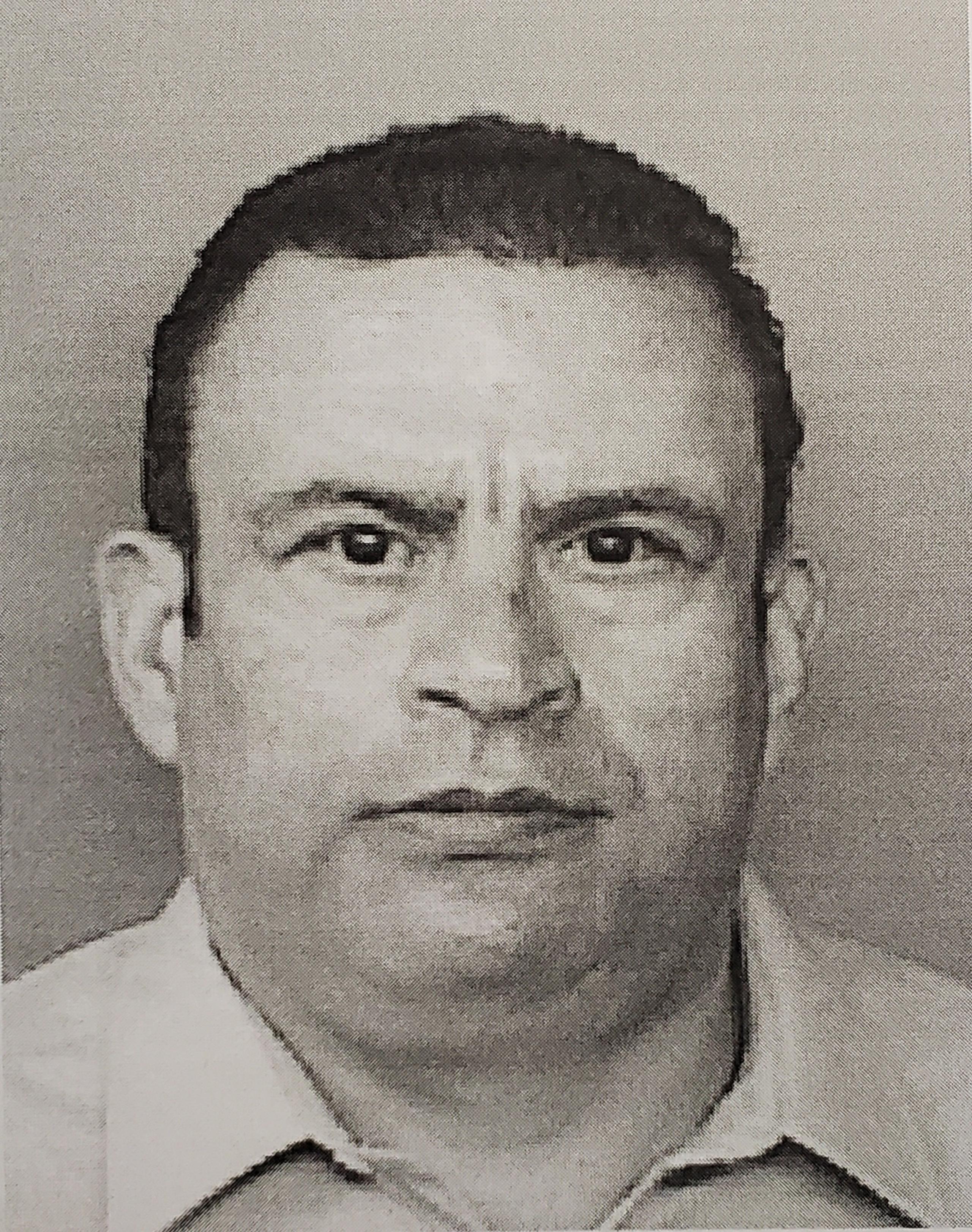 Juan Ramón Hernández Lozano fue acusado por maltrato de menores por hechos ocurridos mientras era entrenador de voleibol femenino y se alega que incitó a una menor a incurrir en una conducta obsena.