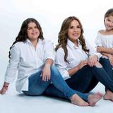 Saudy Rivera le enseña el valor del trabajo a sus hijas