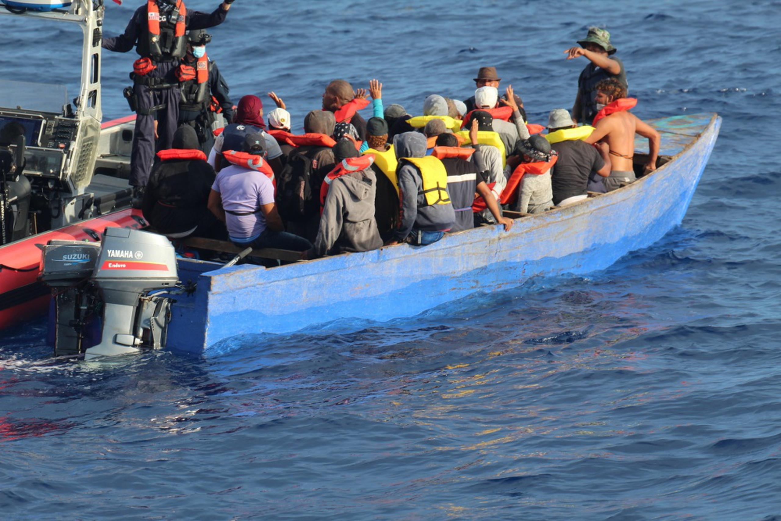 La agencia reveló que había sido informada por las autoridades de las Islas Canarias sobre un total de 29 decesos, entre ellos el de una mujer de Costa de Marfil que fue rescatada pero murió a su llegada al puerto de Arguineguin.
