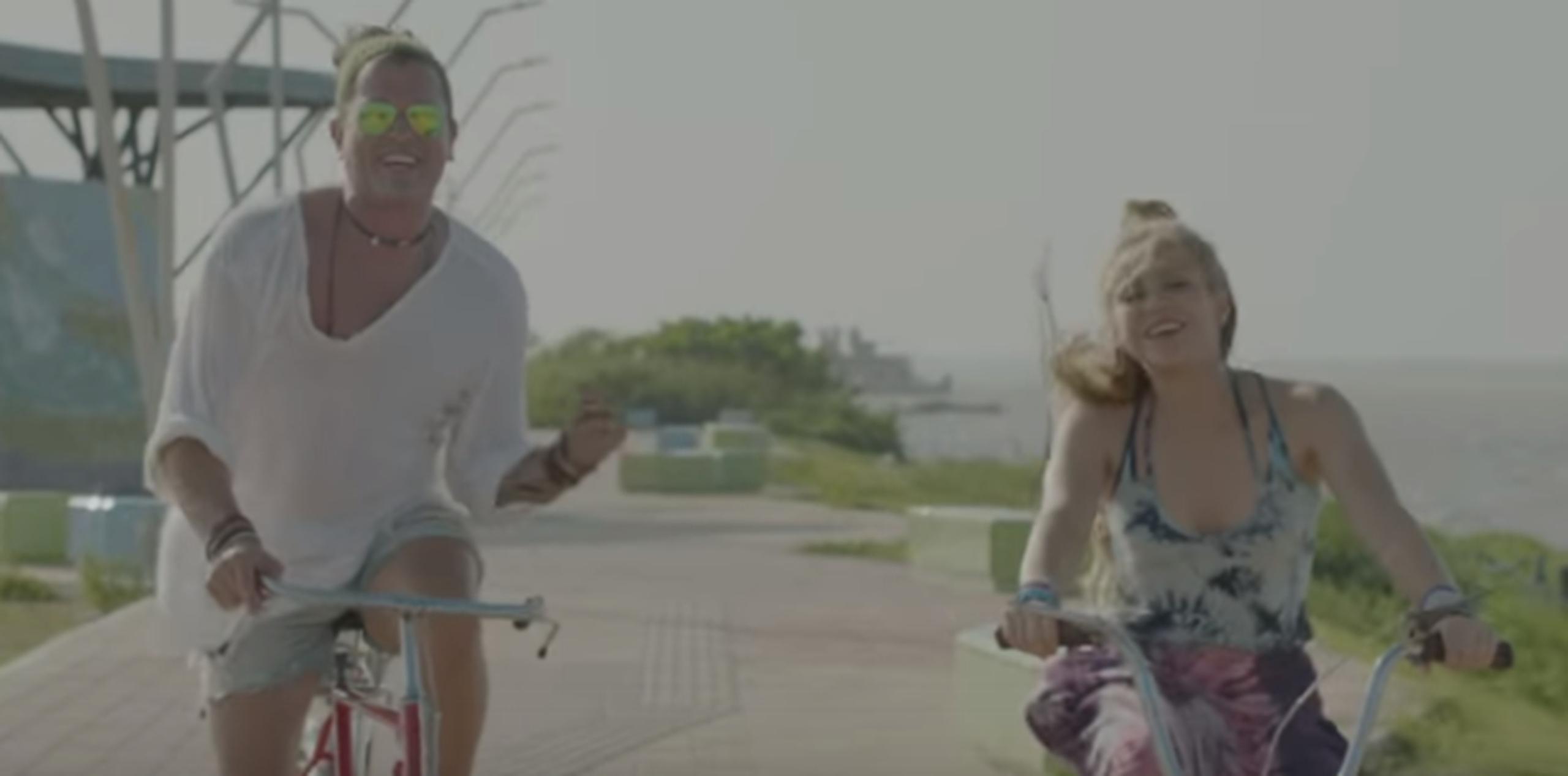 "La Bicicleta" es la primera colaboración de los artistas colombianos. (YouTube)