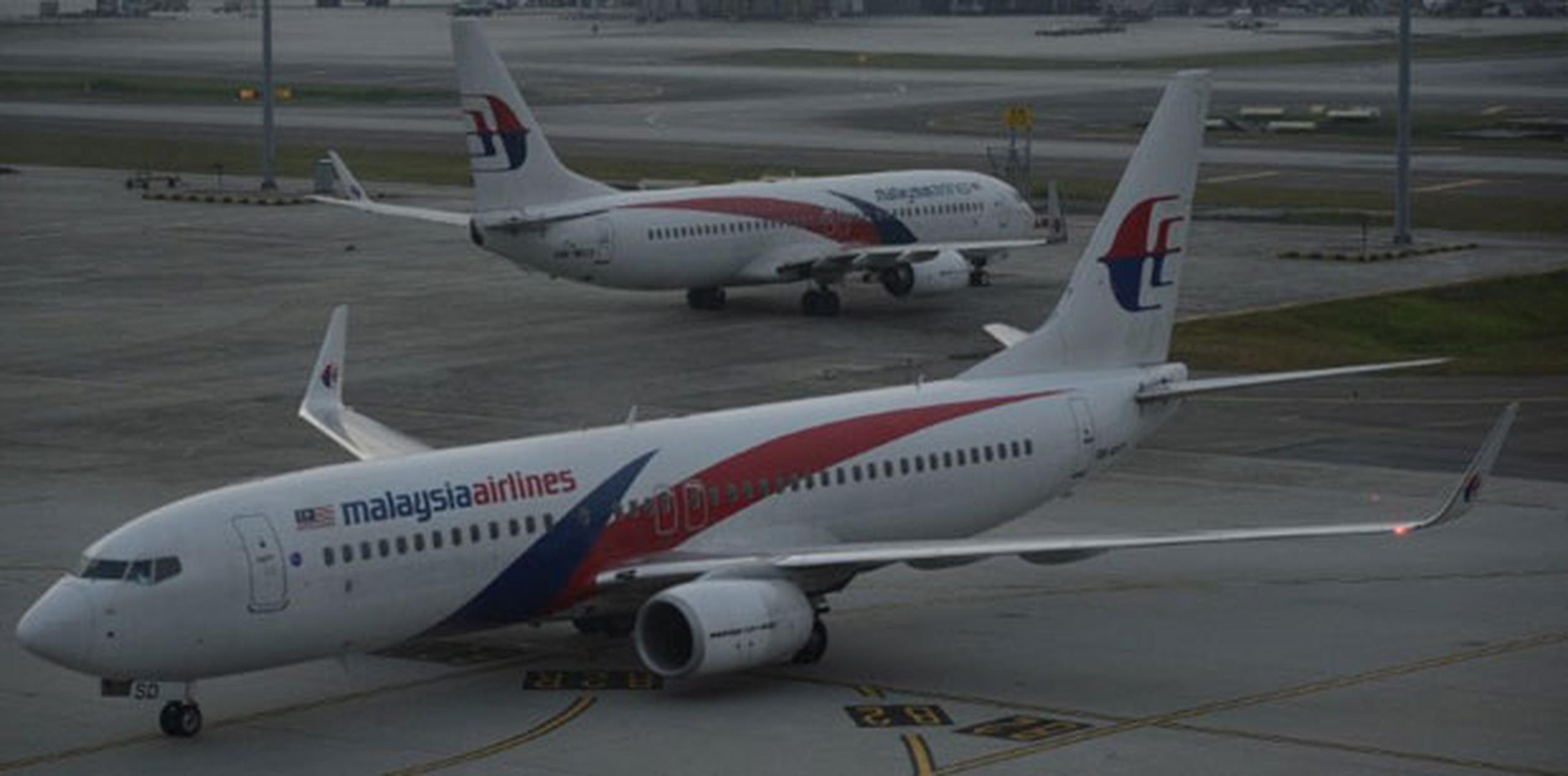 El avión de Malaysia Airlines con 239 personas a bordo salió de Kuala Lumpur la madrugada del 8 de marzo con destino a Pekín, pero fue desviado al poco tiempo después de que alguien apagara los sistemas de comunicación. (AFP / Mohd Rasfan)