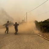 Grecia sigue luchando por controlar los incendios en Rodas, Corfú y Eubea 