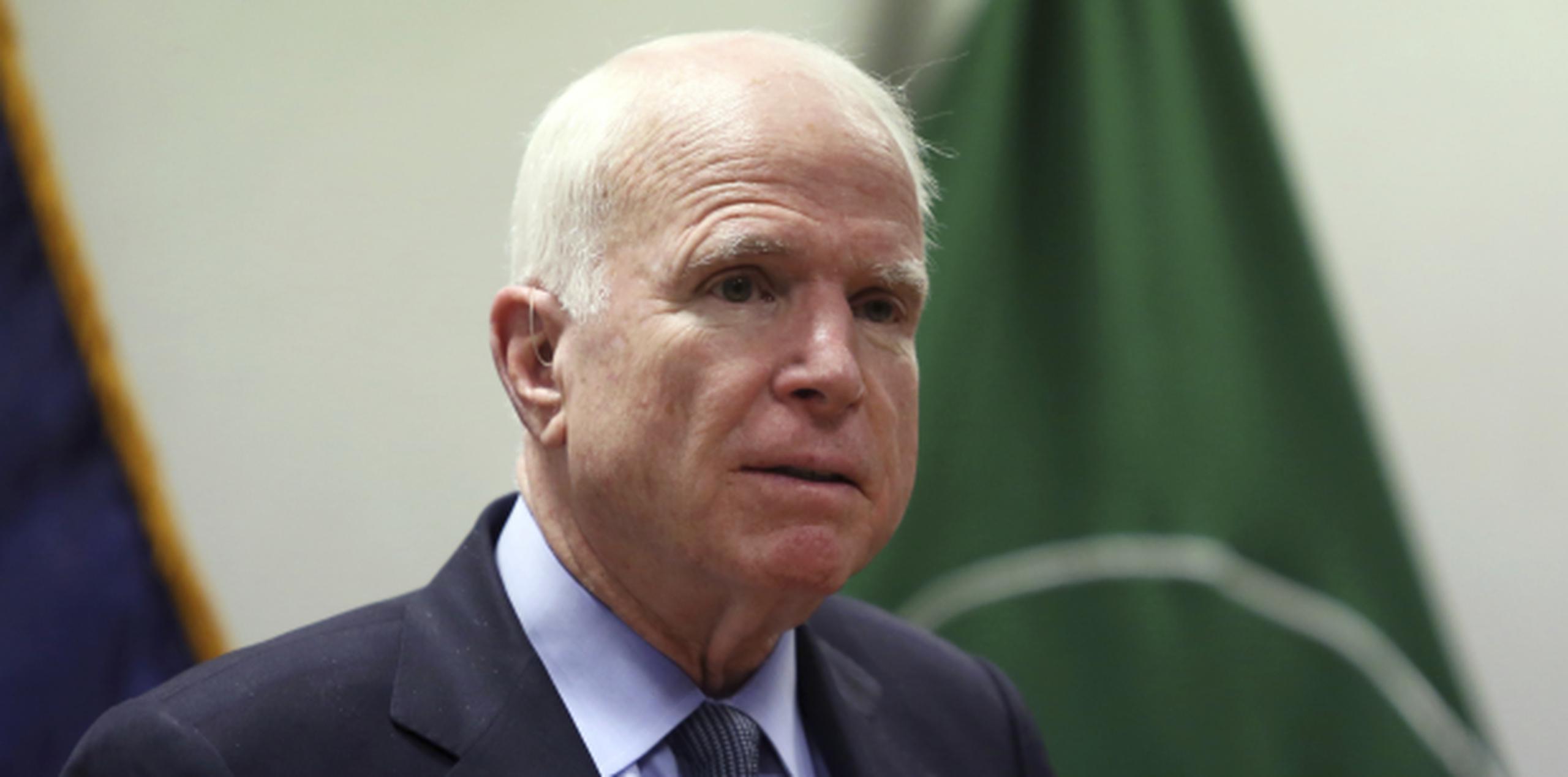 "Esta legislación reducirá el costo de envío, permitiendo a los granjeros y comercios ser más competitivos en esta economía global", expresó McCain. (Archivo)