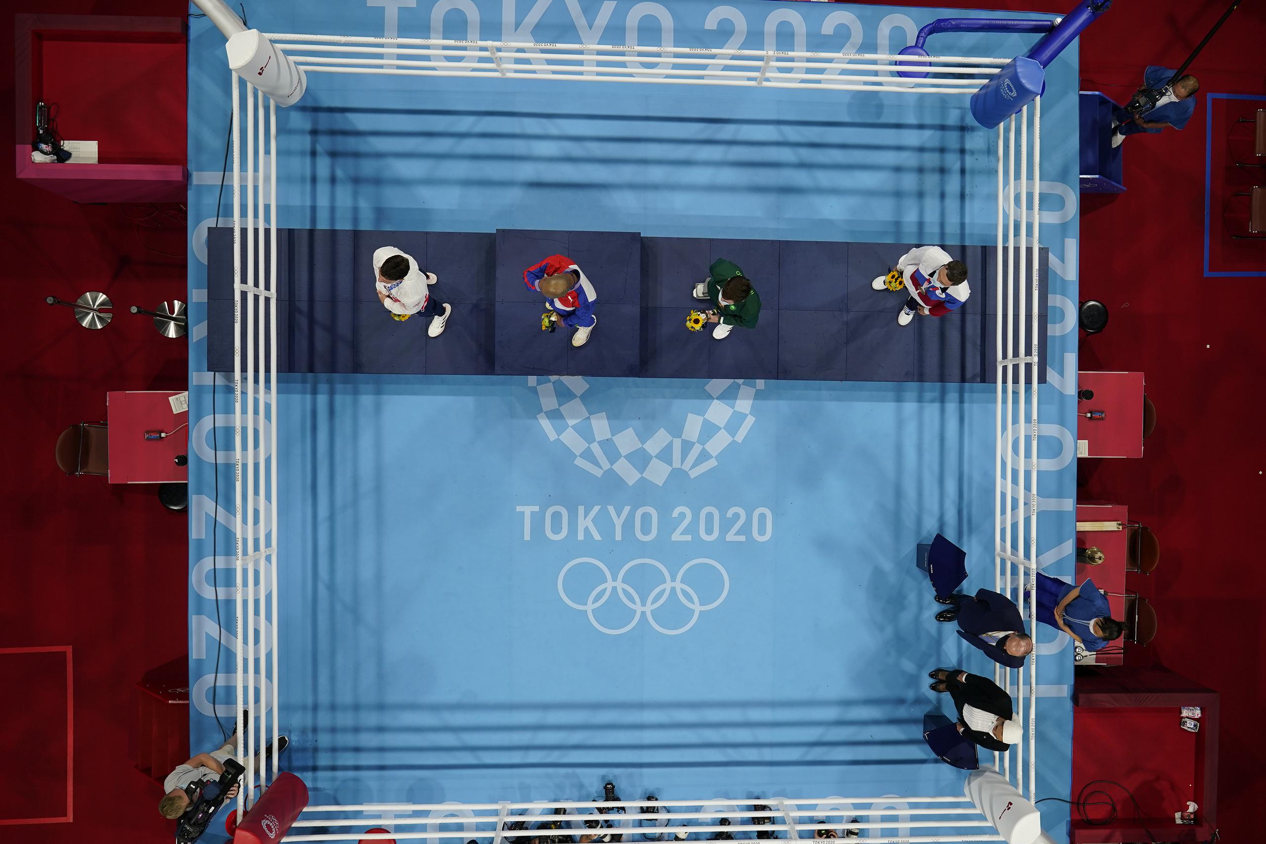 Ceremonia de premiación de los medallistas del peso welter del boxeo de los Juegos Olímpicos de Tokio, el martes 3 de agosto de 2021. Tal como sucedió en dicha justa, la organización de la disciplina será realizada por el COI y no por la IBA.