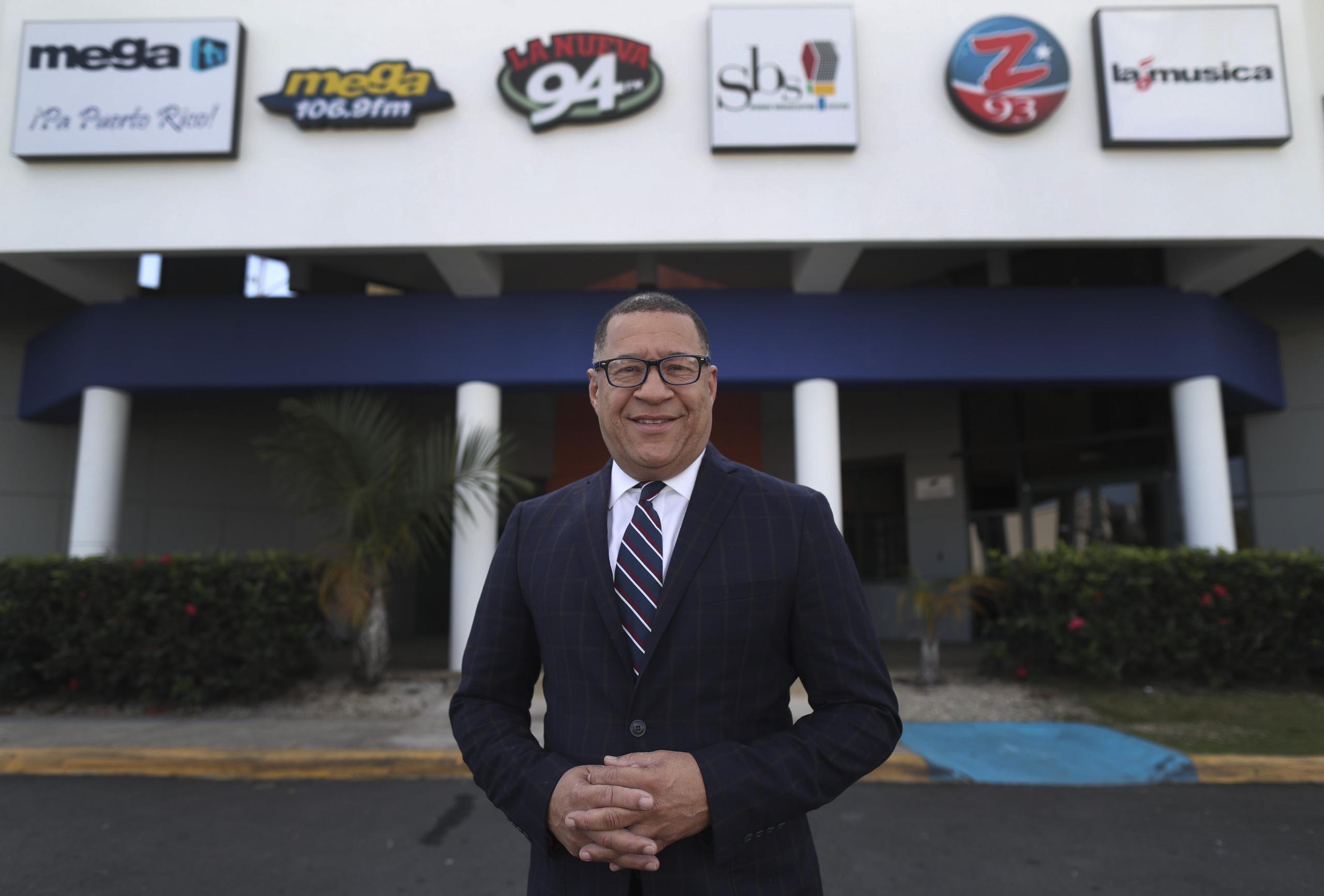 Víctor Roque, vicepresidente y gerente general de SBS Puerto Rico, informó que la programación radial no se verá afectada.
