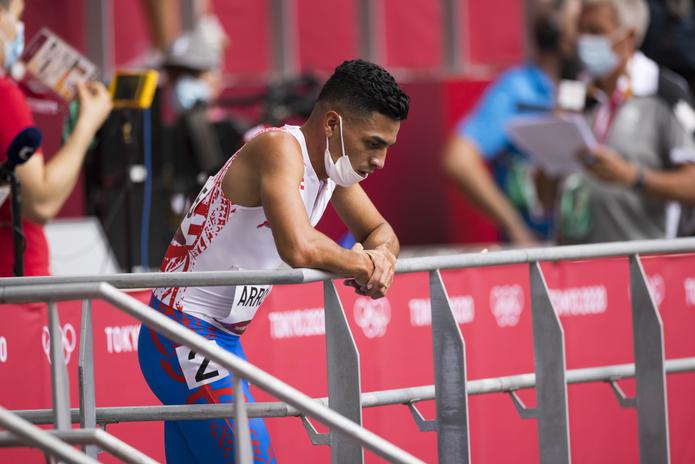 El semifondista boricua, Andrés Arroyo, luce pensativo tras su actuación en las preliminares de los 800 metros de Tokio 2020.