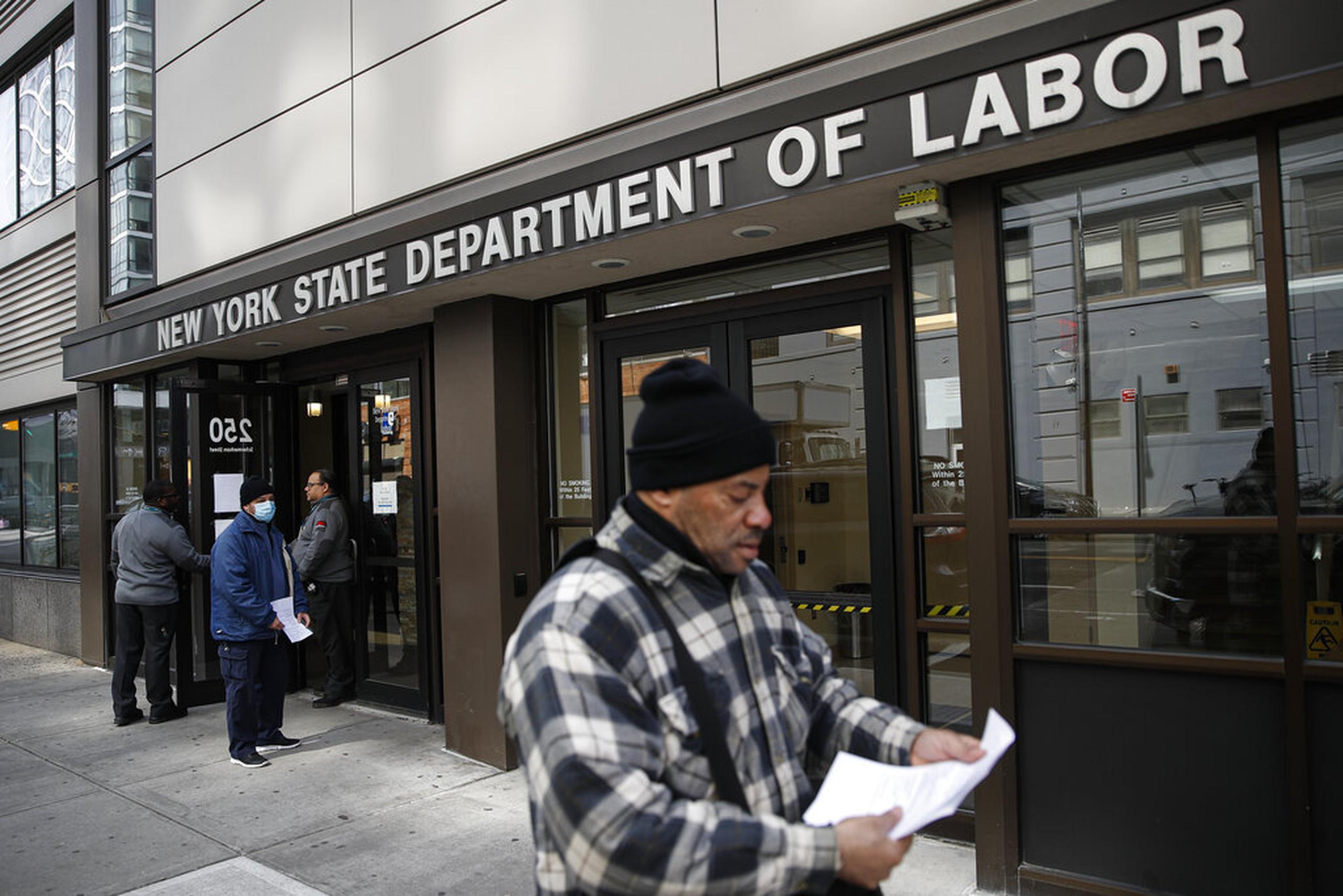 El desempleo en Estados Unidos podría alcanzar 13% para mayo, estiman los economistas.