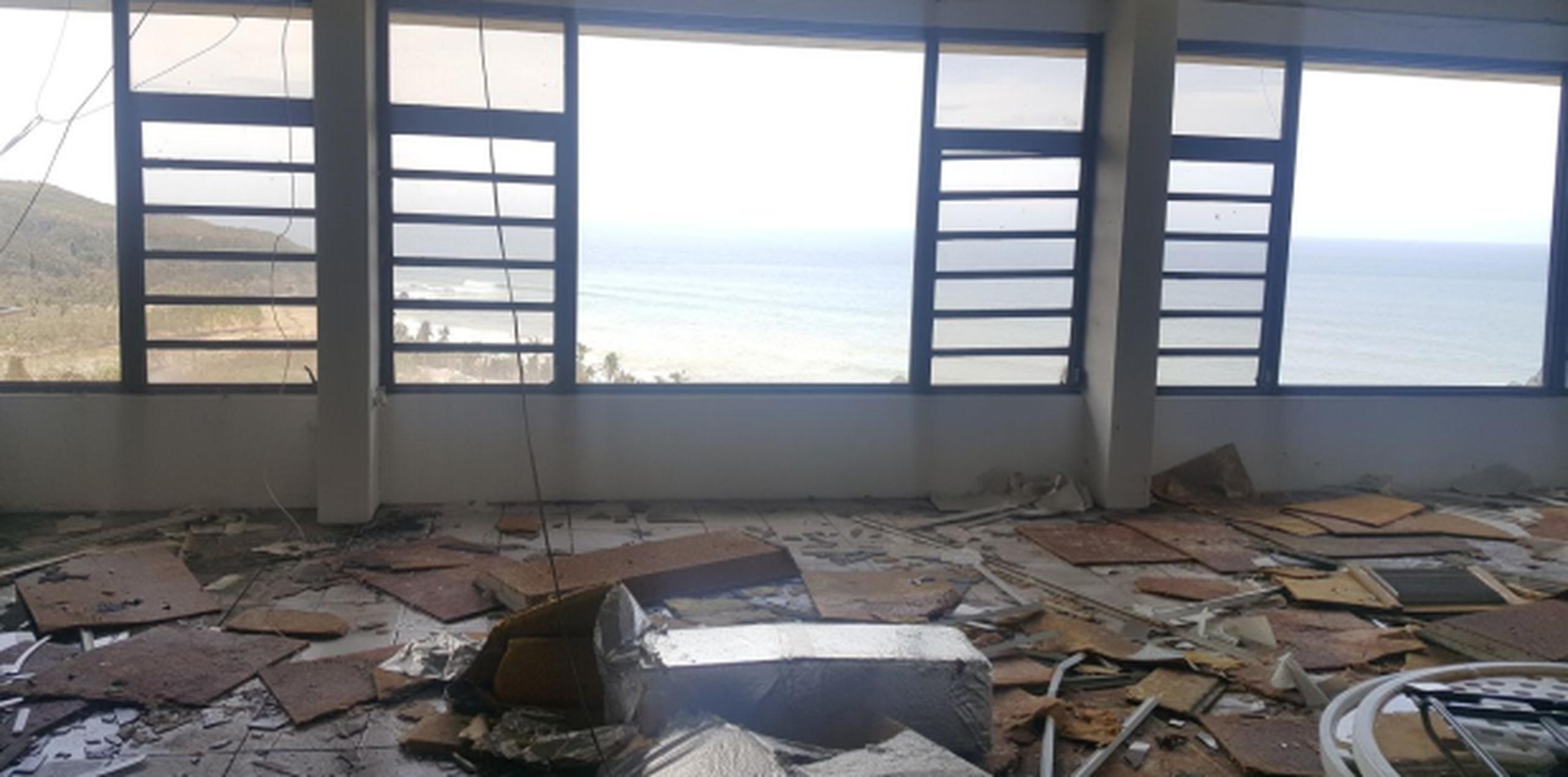 Ante el paso del huracán María hace más de una semana, el hotel sufrió daños mayores en la planta física, incluyendo la mayoría de las 50 habitaciones. (carlos.rosa@gfrmedia.com)