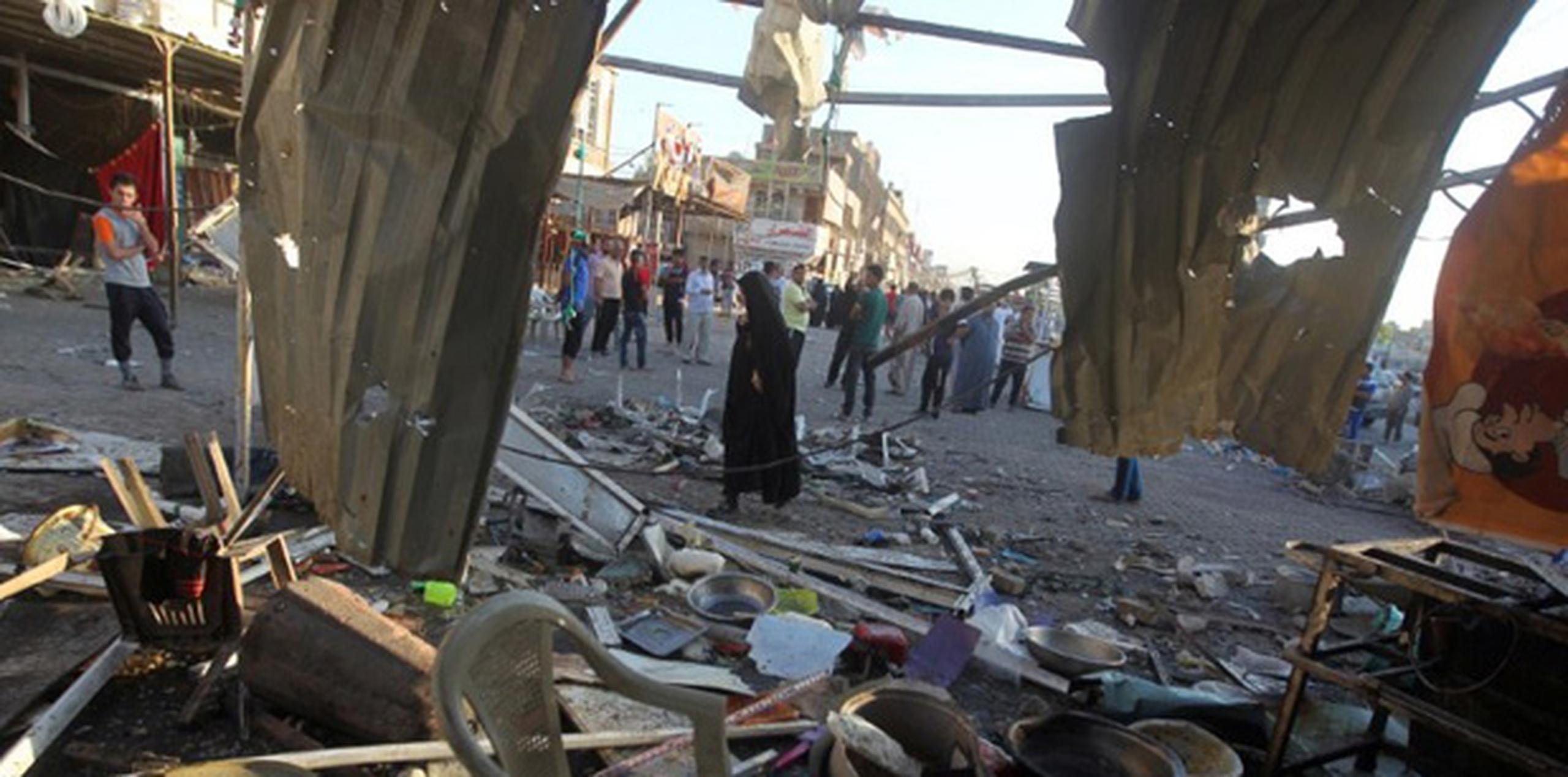 Cazas estadounidenses, británicos y holandeses participaron en estos ataques contra los cuarteles del EI en los barrios de Al Tahrir y Nerkal. (AFP)