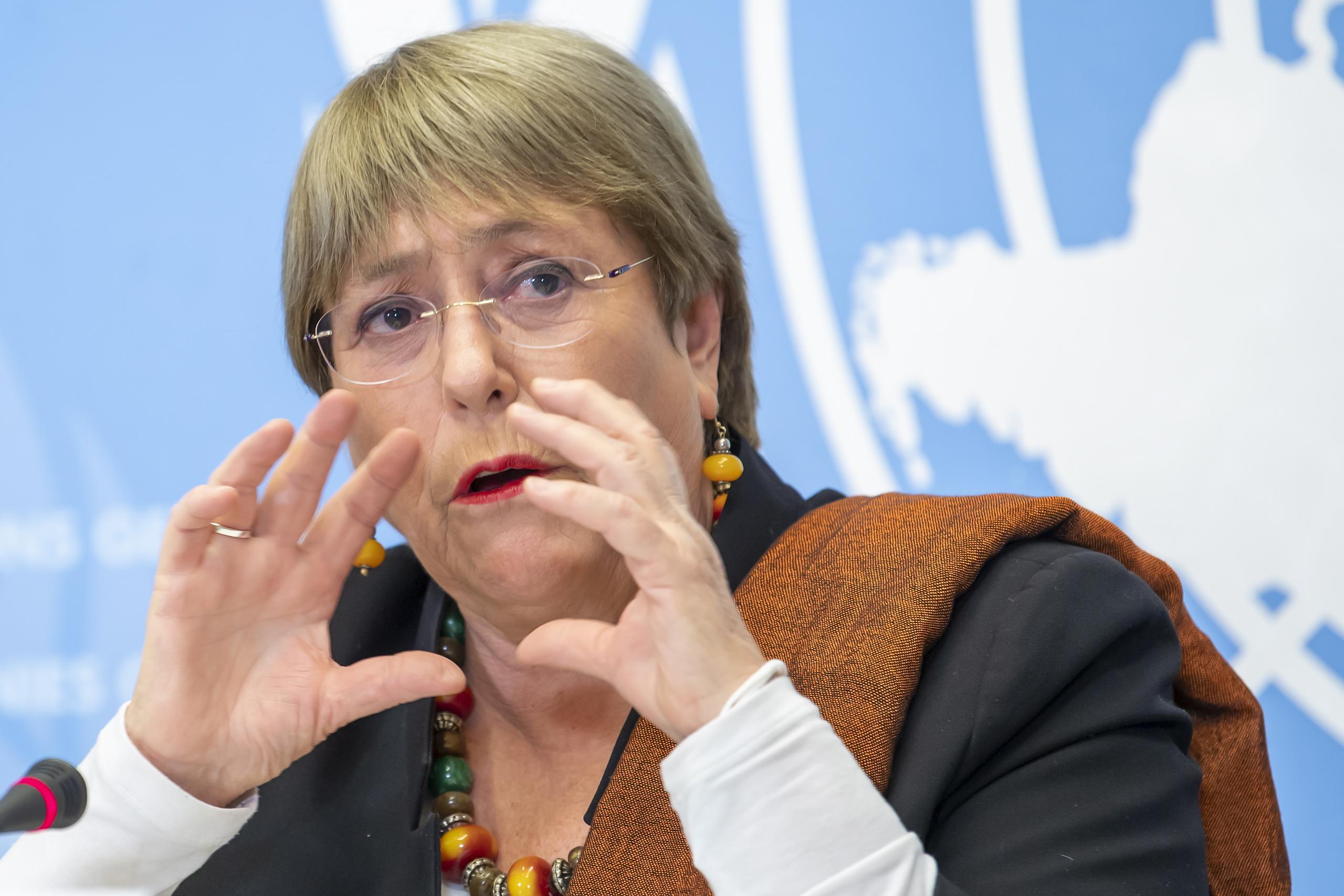 Para Bachelet, la igualdad de género es imprescindible para superar las mencionadas crisis y, como ejemplo señaló que una mayor participación significativa de las mujeres conduce a mayores inversiones en protección social y justicia climática. EFE/EPA/MARTIAL TREZZINI