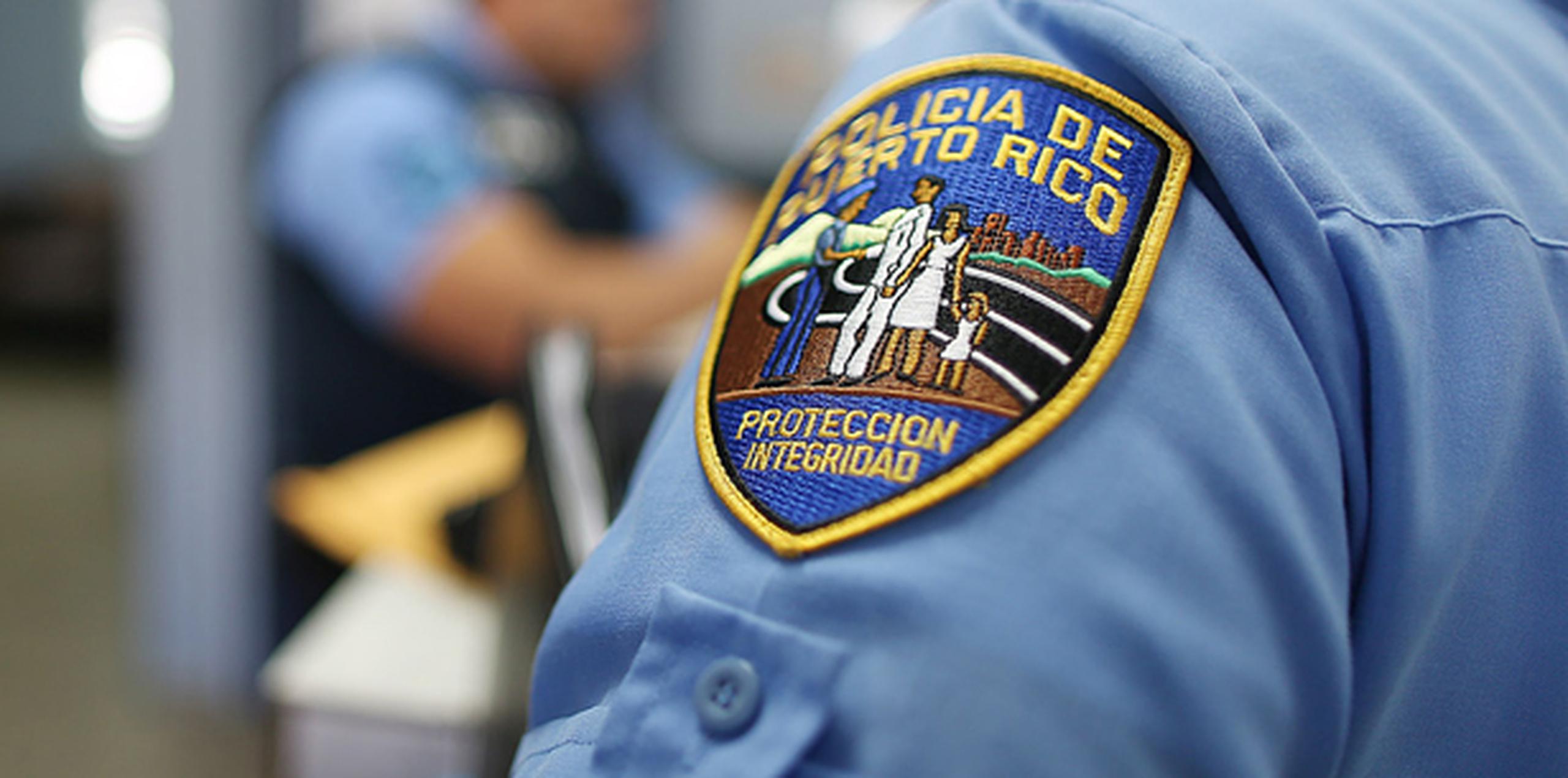 La unidad de Servicios Técnicos de la Policía y el Cuerpo de Investigaciones Criminales de Ponce investigan. (Archivo)