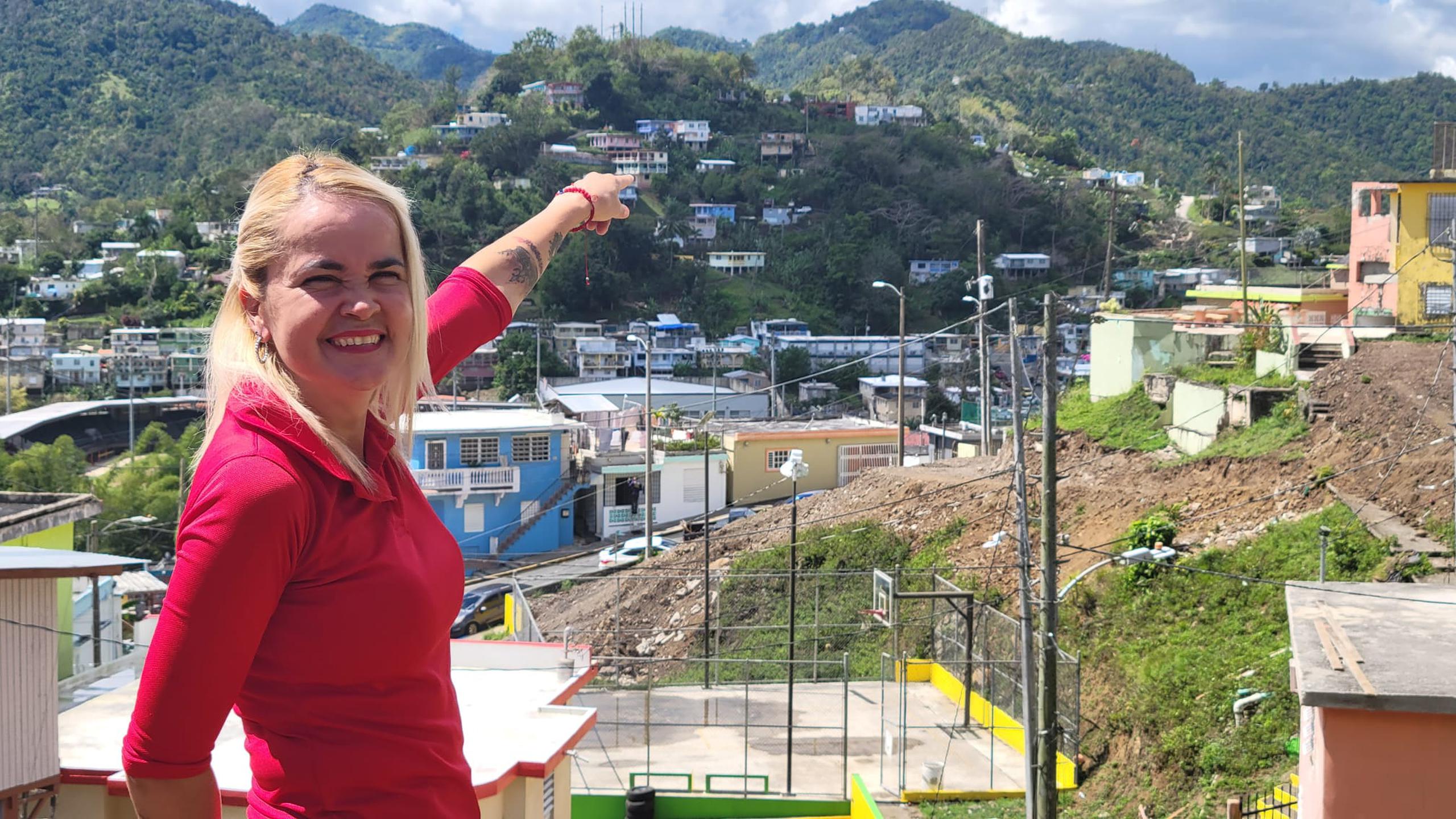 Al ver las vicisitudes que atravesaban tras el paso del huracán María, Susana Cabrera decidió tomar las riendas del trabajo comunitario para procurar un mejor futuro.