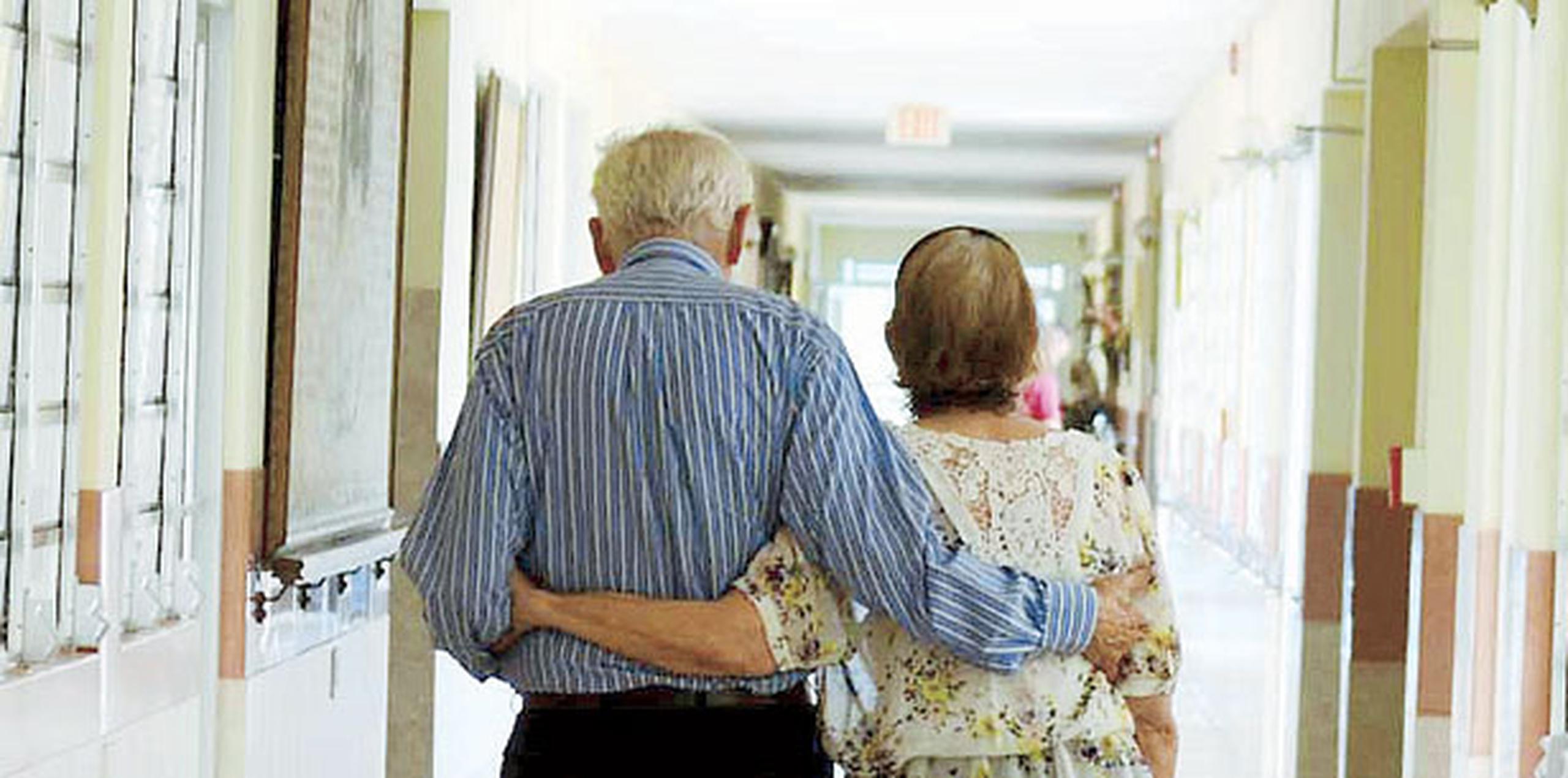 Un total de 3,608 viejitos están en lo que se conoce como hogares sustitutos, pero están aguardando otros 1,787 ancianos por este tipo de atención. (Archivo)