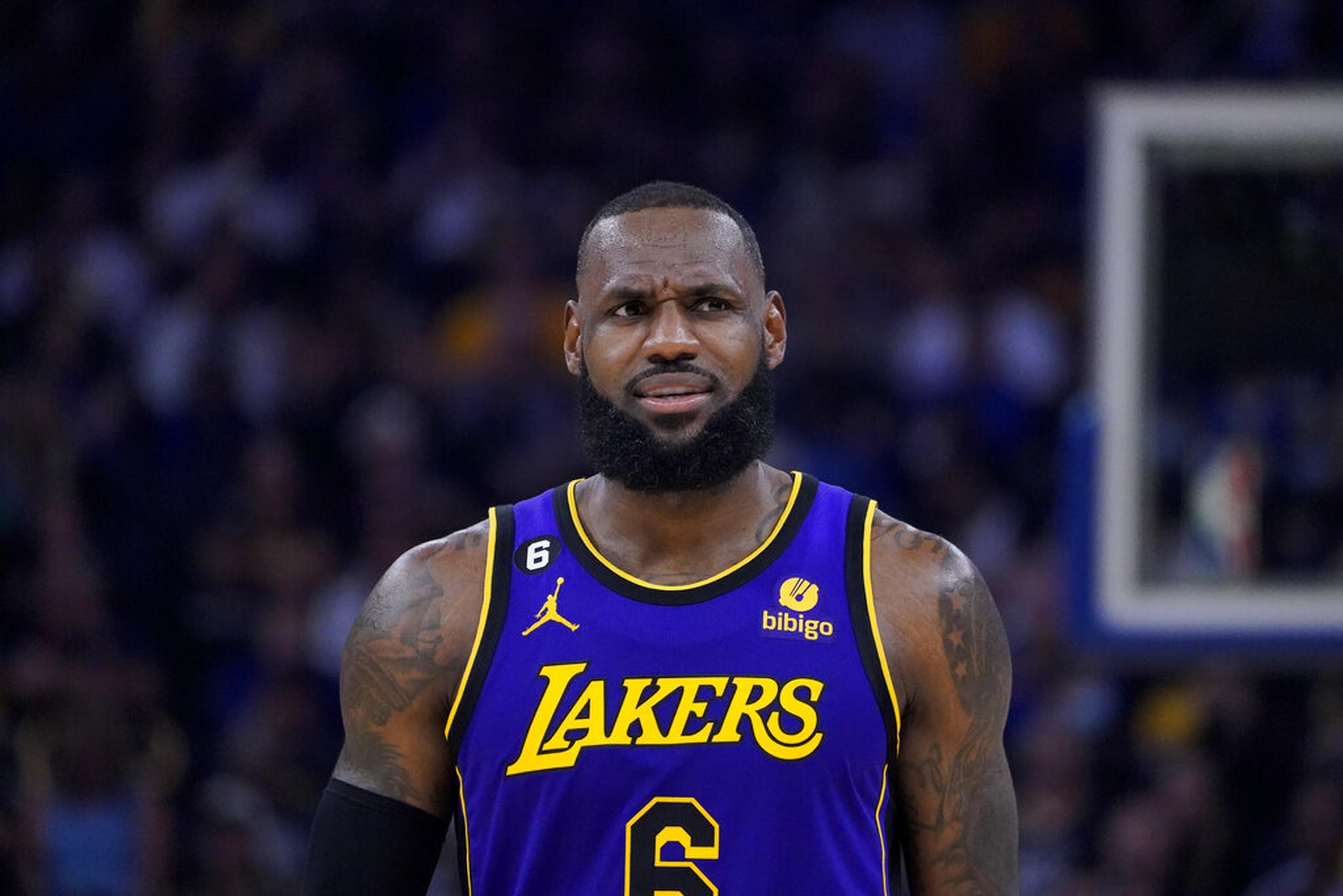LeBron James y los Lakers tuvieron un pésimo arranque en la temporada.